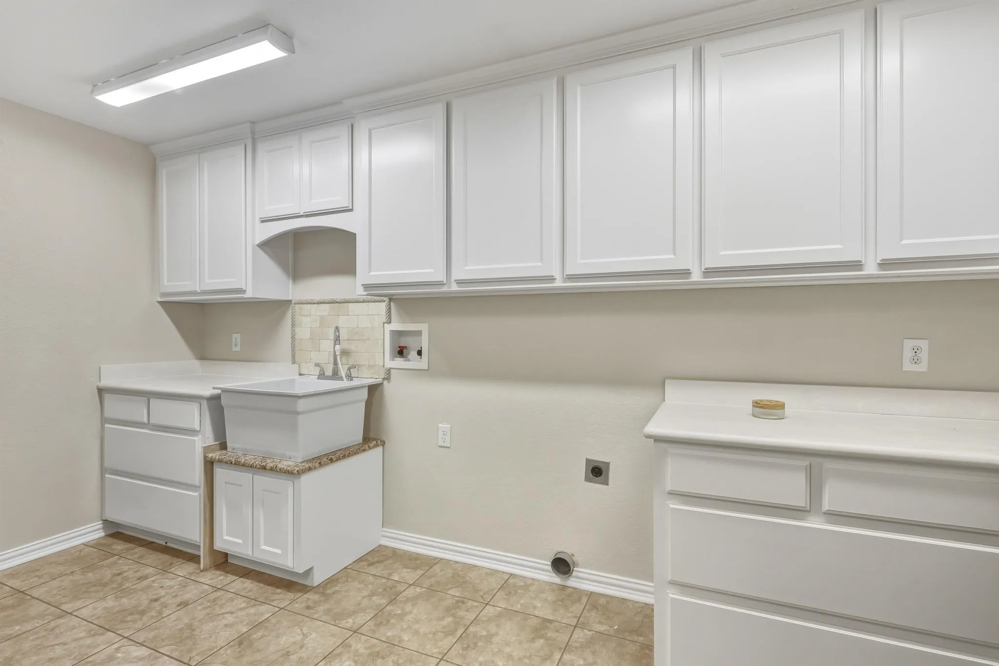 Single Family Residence For Sale in Wise County , 904 County Road 3341, Paradise, Texas 76073, 3 Bedroom, 3 Bathroom, 2 Garage spaces, 2,654 Sqft, built in 2007, Preowned, mls#21128054, Real Estate Agent in Paradise, Homes For Sale in Wise county, Homes For Sale in Paradise, Realtor in Paradise Texas, Real Estate Brokerage Independent Realty Texas, Luminita Cordes Realtor