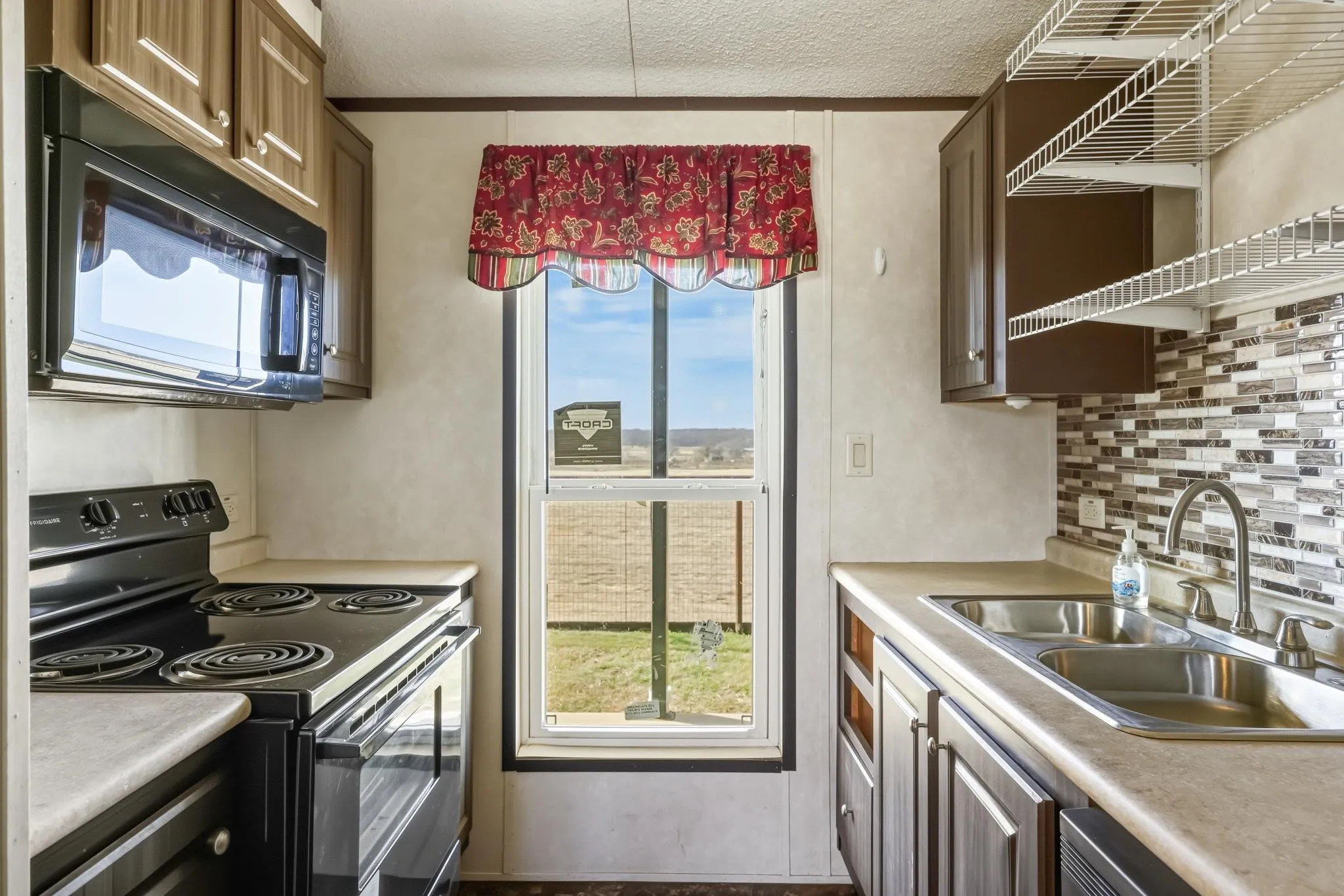 Single Family Residence For Sale in Wise County , 904 County Road 3341, Paradise, Texas 76073, 3 Bedroom, 3 Bathroom, 2 Garage spaces, 2,654 Sqft, built in 2007, Preowned, mls#21128054, Real Estate Agent in Paradise, Homes For Sale in Wise county, Homes For Sale in Paradise, Realtor in Paradise Texas, Real Estate Brokerage Independent Realty Texas, Luminita Cordes Realtor