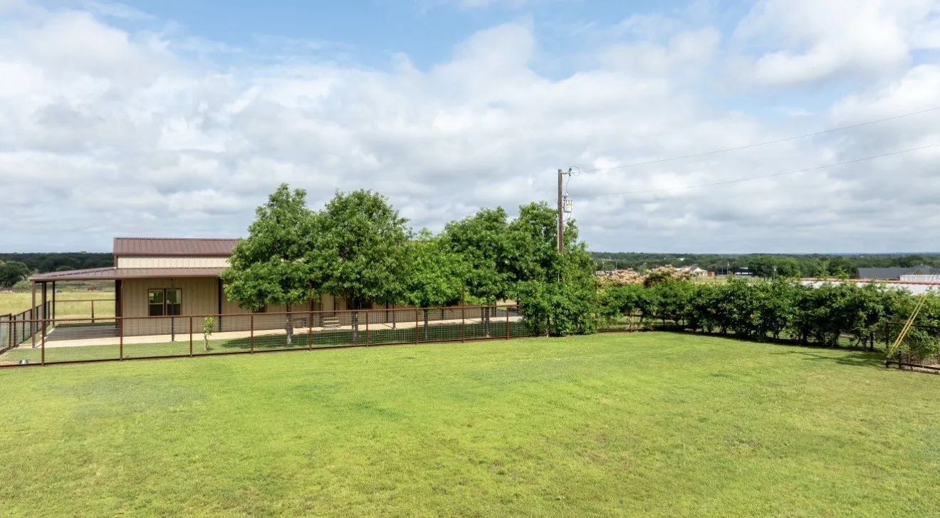 Single Family Residence For Sale in Wise County , 904 County Road 3341, Paradise, Texas 76073, 3 Bedroom, 3 Bathroom, 2 Garage spaces, 2,654 Sqft, built in 2007, Preowned, mls#21128054, Real Estate Agent in Paradise, Homes For Sale in Wise county, Homes For Sale in Paradise, Realtor in Paradise Texas, Real Estate Brokerage Independent Realty Texas, Luminita Cordes Realtor