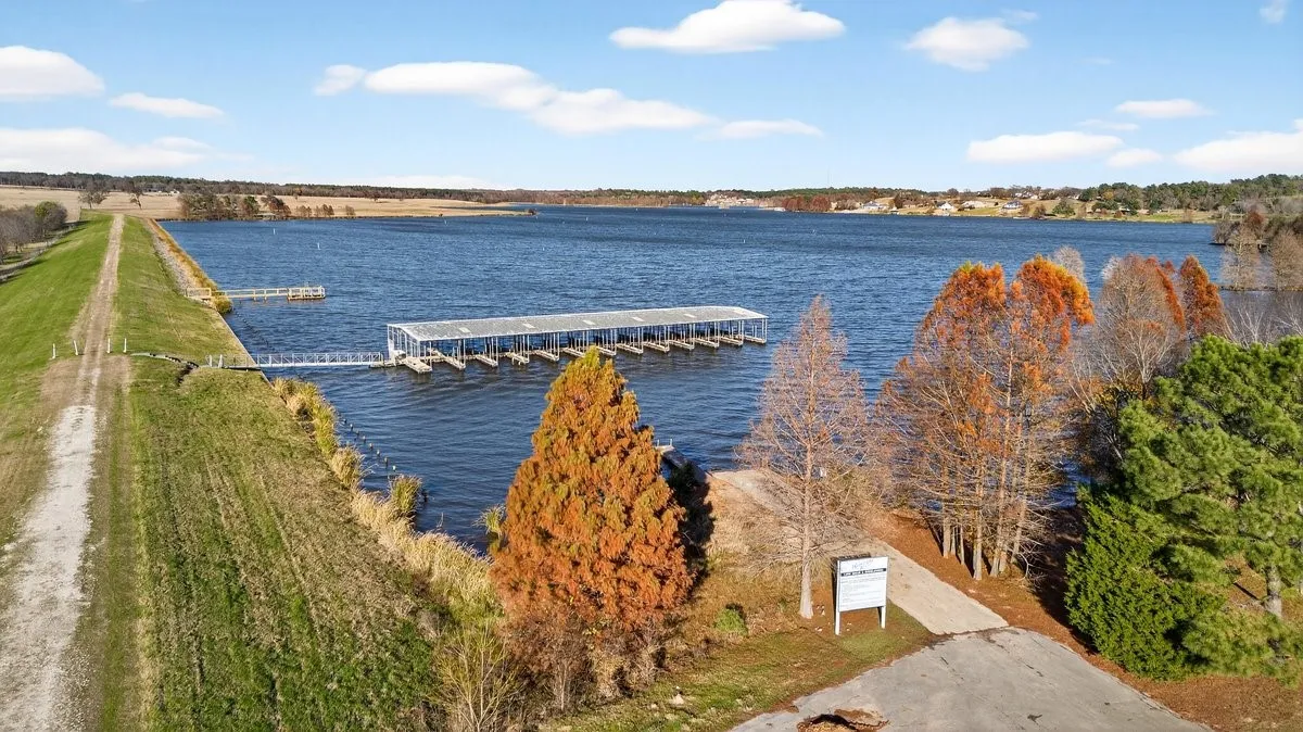 boat ramp & boat slips
