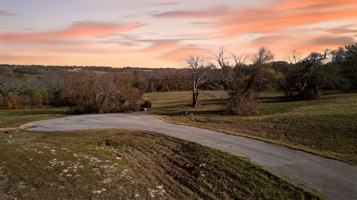 Unimproved Land For Sale in Henderson County , 6105 Overlook Point, Athens, Texas 75752, 0, 0, Garage spaces, 0 Sqft, built in 0, Price $75,000, mls#21135188, Real Estate Agent in Athens, Homes For Sale in Henderson county, Homes For Sale in Athens, Realtor in Athens Texas, Real Estate Brokerage Independent Realty Texas, Luminita Cordes Realtor