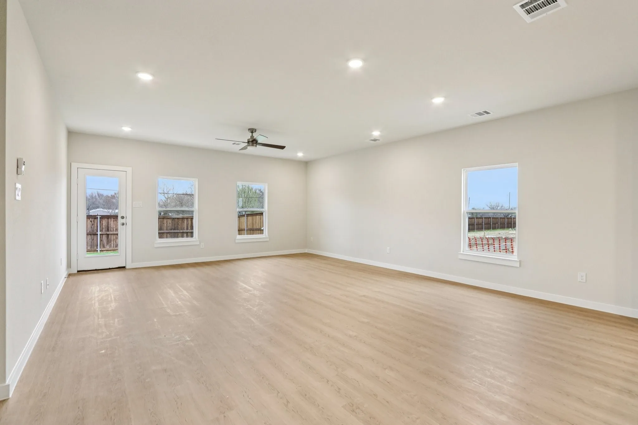 Single Family Residence For Sale in Kaufman County , 717 Vineyard Way, Forney, Texas 75126, 4 Bedroom, 3 Bathroom, 3 Garage spaces, 2,013 Sqft, built in 2025, New Construction - Incomplete, mls#21136709, Real Estate Agent in Forney, Homes For Sale in Kaufman county, Homes For Sale in Forney, Realtor in Forney Texas, Real Estate Brokerage Independent Realty Texas, Luminita Cordes Realtor