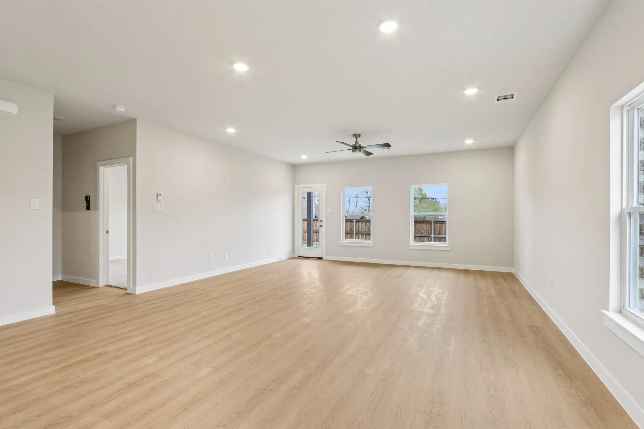 Single Family Residence For Sale in Kaufman County , 717 Vineyard Way, Forney, Texas 75126, 4 Bedroom, 3 Bathroom, 3 Garage spaces, 2,013 Sqft, built in 2025, New Construction - Incomplete, mls#21136709, Real Estate Agent in Forney, Homes For Sale in Kaufman county, Homes For Sale in Forney, Realtor in Forney Texas, Real Estate Brokerage Independent Realty Texas, Luminita Cordes Realtor
