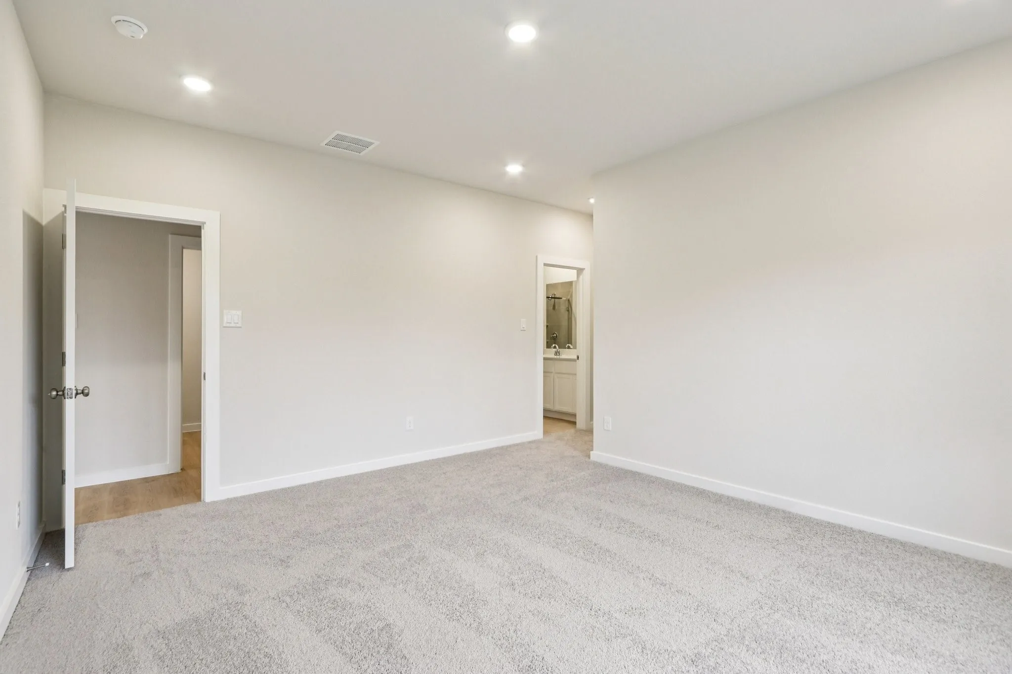 Single Family Residence For Sale in Kaufman County , 717 Vineyard Way, Forney, Texas 75126, 4 Bedroom, 3 Bathroom, 3 Garage spaces, 2,013 Sqft, built in 2025, New Construction - Incomplete, mls#21136709, Real Estate Agent in Forney, Homes For Sale in Kaufman county, Homes For Sale in Forney, Realtor in Forney Texas, Real Estate Brokerage Independent Realty Texas, Luminita Cordes Realtor