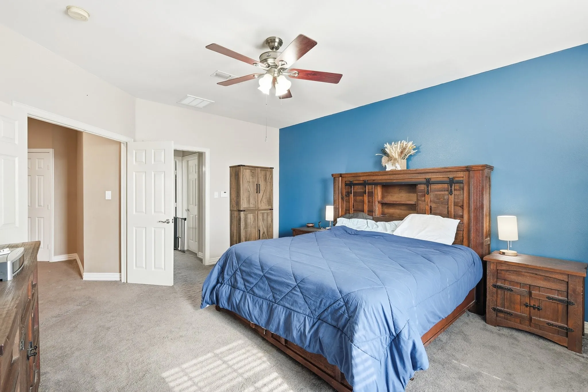 Single Family Residence For Sale in Wise County , 102 Van Meter Drive, Aurora, Texas 76078, 4 Bedroom, 3 Bathroom, 3 Garage spaces, 3,768 Sqft, built in 2005, mls#21136698, Real Estate Agent in Aurora, Homes For Sale in Wise county, Homes For Sale in Aurora, Realtor in Aurora Texas, Real Estate Brokerage Independent Realty Texas, Luminita Cordes Realtor