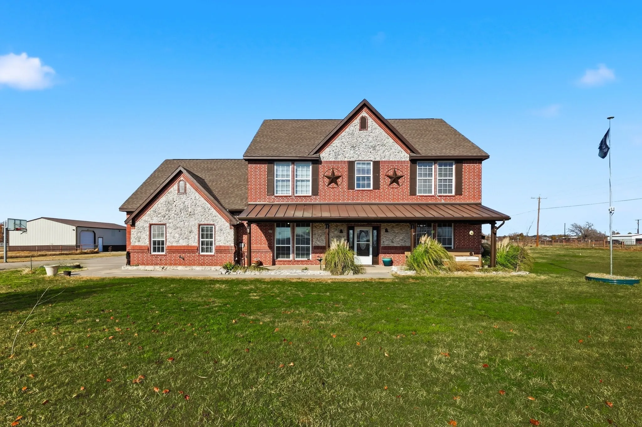 Single Family Residence For Sale in Wise County , 102 Van Meter Drive, Aurora, Texas 76078, 4 Bedroom, 3 Bathroom, 3 Garage spaces, 3,768 Sqft, built in 2005, mls#21136698, Real Estate Agent in Aurora, Homes For Sale in Wise county, Homes For Sale in Aurora, Realtor in Aurora Texas, Real Estate Brokerage Independent Realty Texas, Luminita Cordes Realtor