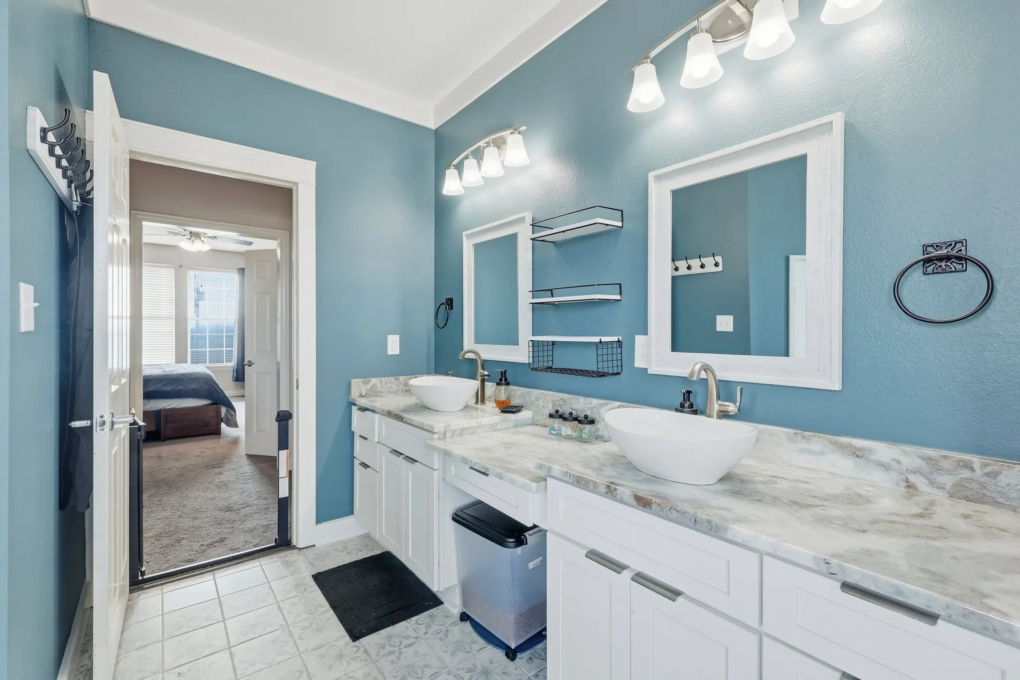 Single Family Residence For Sale in Wise County , 102 Van Meter Drive, Aurora, Texas 76078, 4 Bedroom, 3 Bathroom, 3 Garage spaces, 3,768 Sqft, built in 2005, mls#21136698, Real Estate Agent in Aurora, Homes For Sale in Wise county, Homes For Sale in Aurora, Realtor in Aurora Texas, Real Estate Brokerage Independent Realty Texas, Luminita Cordes Realtor