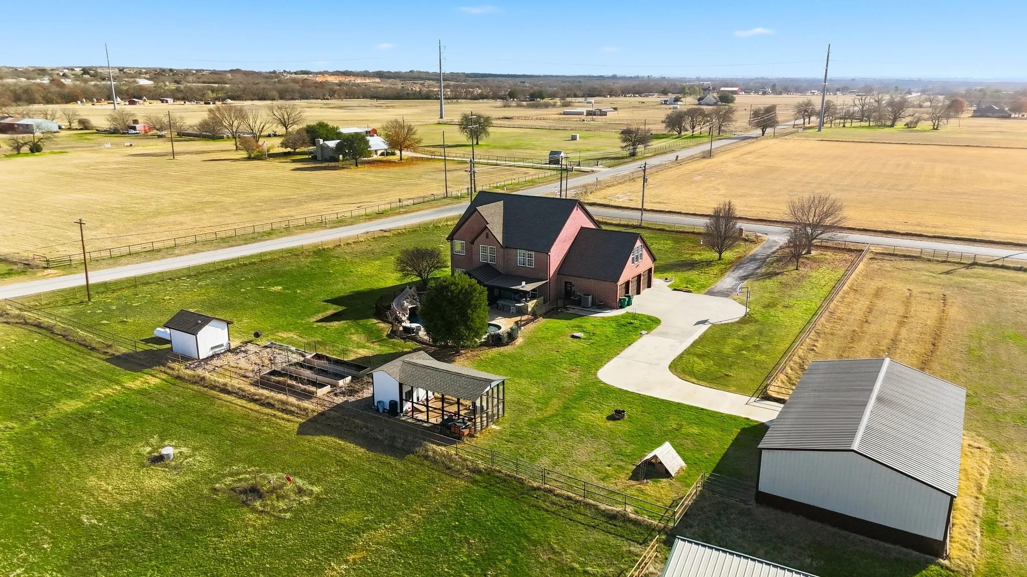 Single Family Residence For Sale in Wise County , 102 Van Meter Drive, Aurora, Texas 76078, 4 Bedroom, 3 Bathroom, 3 Garage spaces, 3,768 Sqft, built in 2005, mls#21136698, Real Estate Agent in Aurora, Homes For Sale in Wise county, Homes For Sale in Aurora, Realtor in Aurora Texas, Real Estate Brokerage Independent Realty Texas, Luminita Cordes Realtor