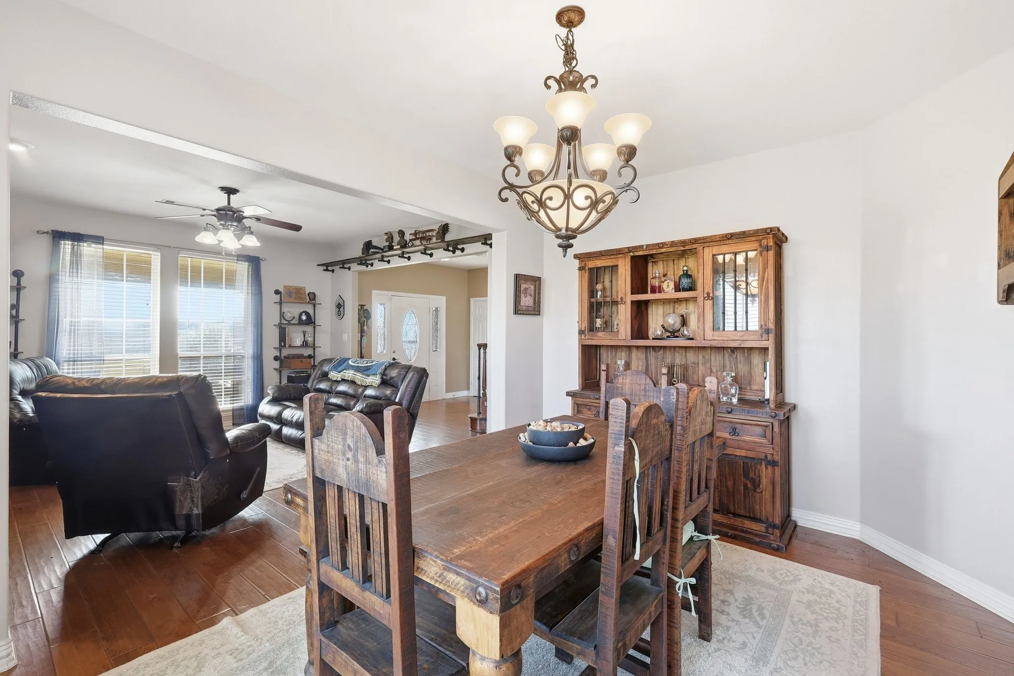 Single Family Residence For Sale in Wise County , 102 Van Meter Drive, Aurora, Texas 76078, 4 Bedroom, 3 Bathroom, 3 Garage spaces, 3,768 Sqft, built in 2005, mls#21136698, Real Estate Agent in Aurora, Homes For Sale in Wise county, Homes For Sale in Aurora, Realtor in Aurora Texas, Real Estate Brokerage Independent Realty Texas, Luminita Cordes Realtor