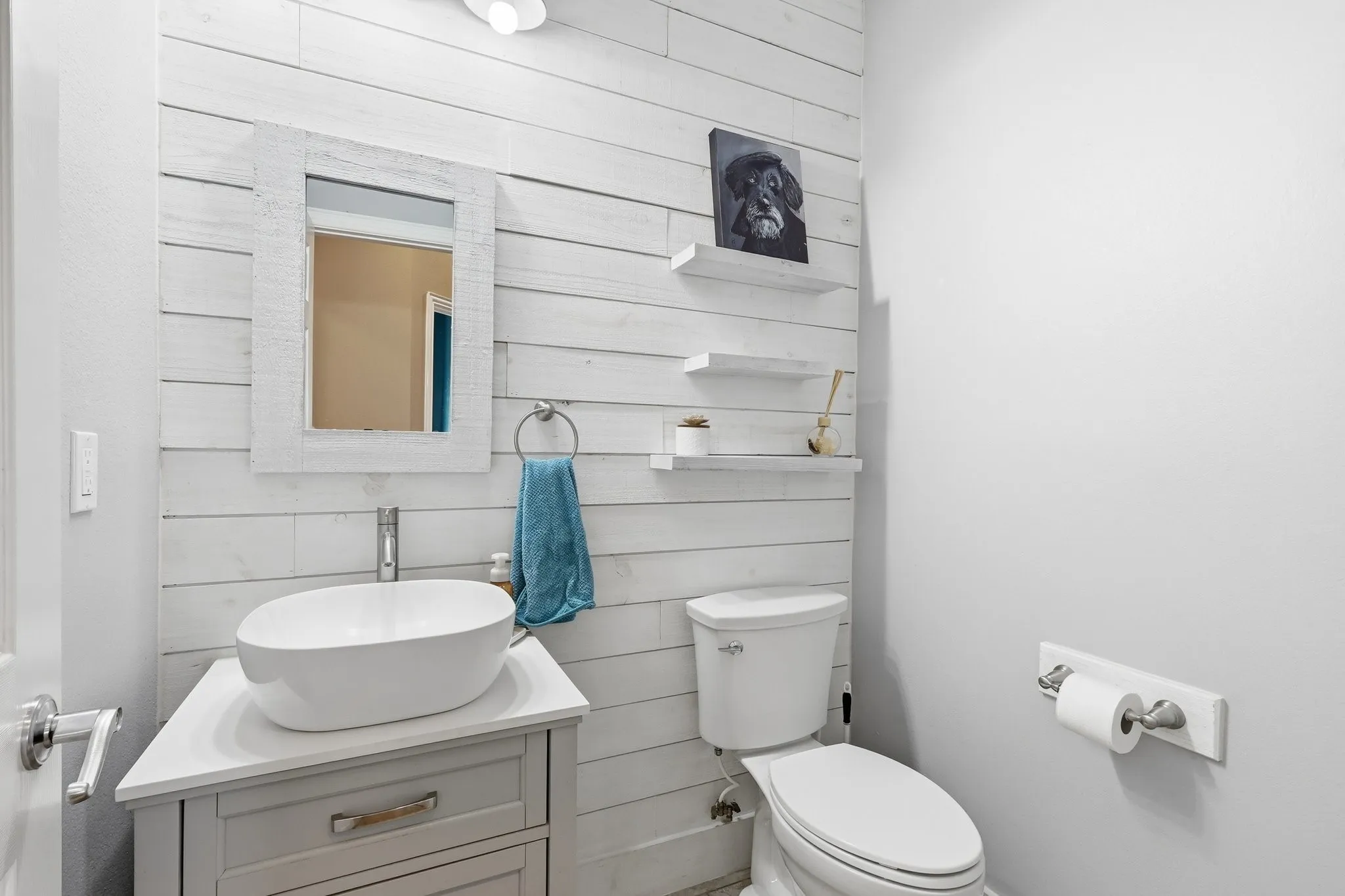 Single Family Residence For Sale in Wise County , 102 Van Meter Drive, Aurora, Texas 76078, 4 Bedroom, 3 Bathroom, 3 Garage spaces, 3,768 Sqft, built in 2005, mls#21136698, Real Estate Agent in Aurora, Homes For Sale in Wise county, Homes For Sale in Aurora, Realtor in Aurora Texas, Real Estate Brokerage Independent Realty Texas, Luminita Cordes Realtor