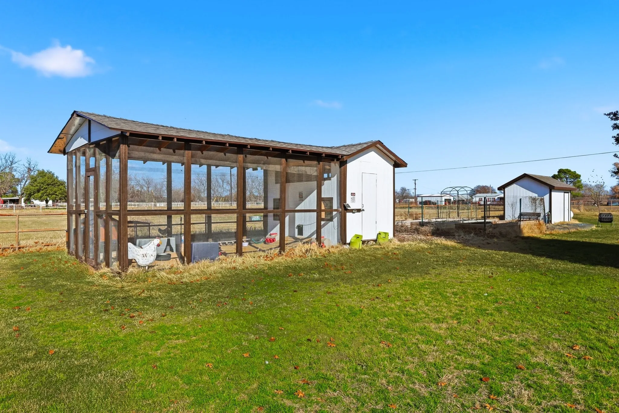 Single Family Residence For Sale in Wise County , 102 Van Meter Drive, Aurora, Texas 76078, 4 Bedroom, 3 Bathroom, 3 Garage spaces, 3,768 Sqft, built in 2005, mls#21136698, Real Estate Agent in Aurora, Homes For Sale in Wise county, Homes For Sale in Aurora, Realtor in Aurora Texas, Real Estate Brokerage Independent Realty Texas, Luminita Cordes Realtor