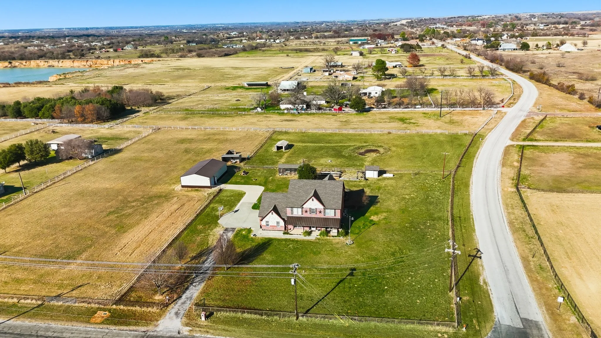 Single Family Residence For Sale in Wise County , 102 Van Meter Drive, Aurora, Texas 76078, 4 Bedroom, 3 Bathroom, 3 Garage spaces, 3,768 Sqft, built in 2005, mls#21136698, Real Estate Agent in Aurora, Homes For Sale in Wise county, Homes For Sale in Aurora, Realtor in Aurora Texas, Real Estate Brokerage Independent Realty Texas, Luminita Cordes Realtor