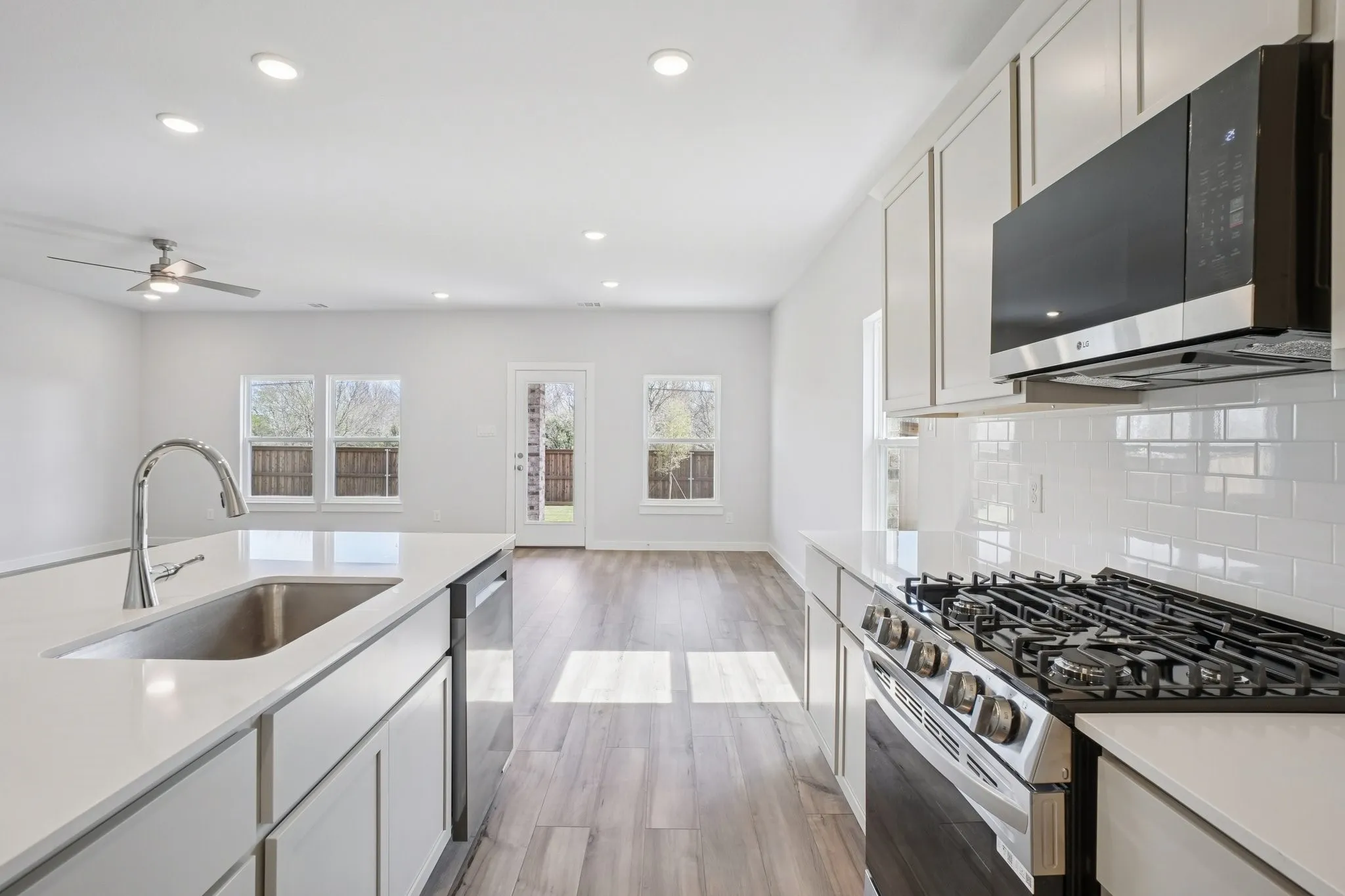 Single Family Residence For Sale in Kaufman County , 733 Vineyard Way, Forney, Texas 75126, 4 Bedroom, 3 Bathroom, 3 Garage spaces, 2,730 Sqft, built in 2025, New Construction - Incomplete, mls#21136715, Real Estate Agent in Forney, Homes For Sale in Kaufman county, Homes For Sale in Forney, Realtor in Forney Texas, Real Estate Brokerage Independent Realty Texas, Luminita Cordes Realtor