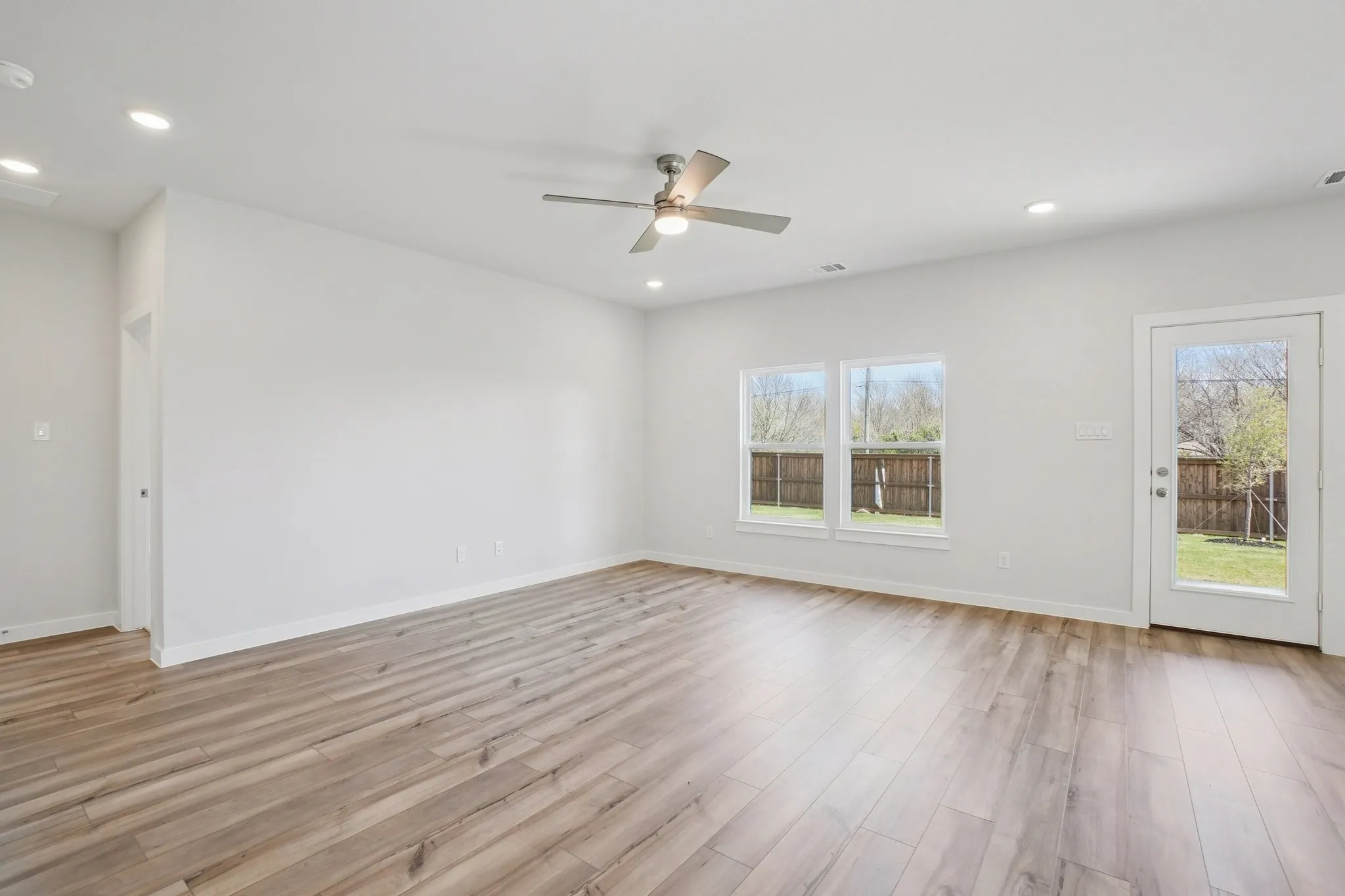 Single Family Residence For Sale in Kaufman County , 733 Vineyard Way, Forney, Texas 75126, 4 Bedroom, 3 Bathroom, 3 Garage spaces, 2,730 Sqft, built in 2025, New Construction - Incomplete, mls#21136715, Real Estate Agent in Forney, Homes For Sale in Kaufman county, Homes For Sale in Forney, Realtor in Forney Texas, Real Estate Brokerage Independent Realty Texas, Luminita Cordes Realtor