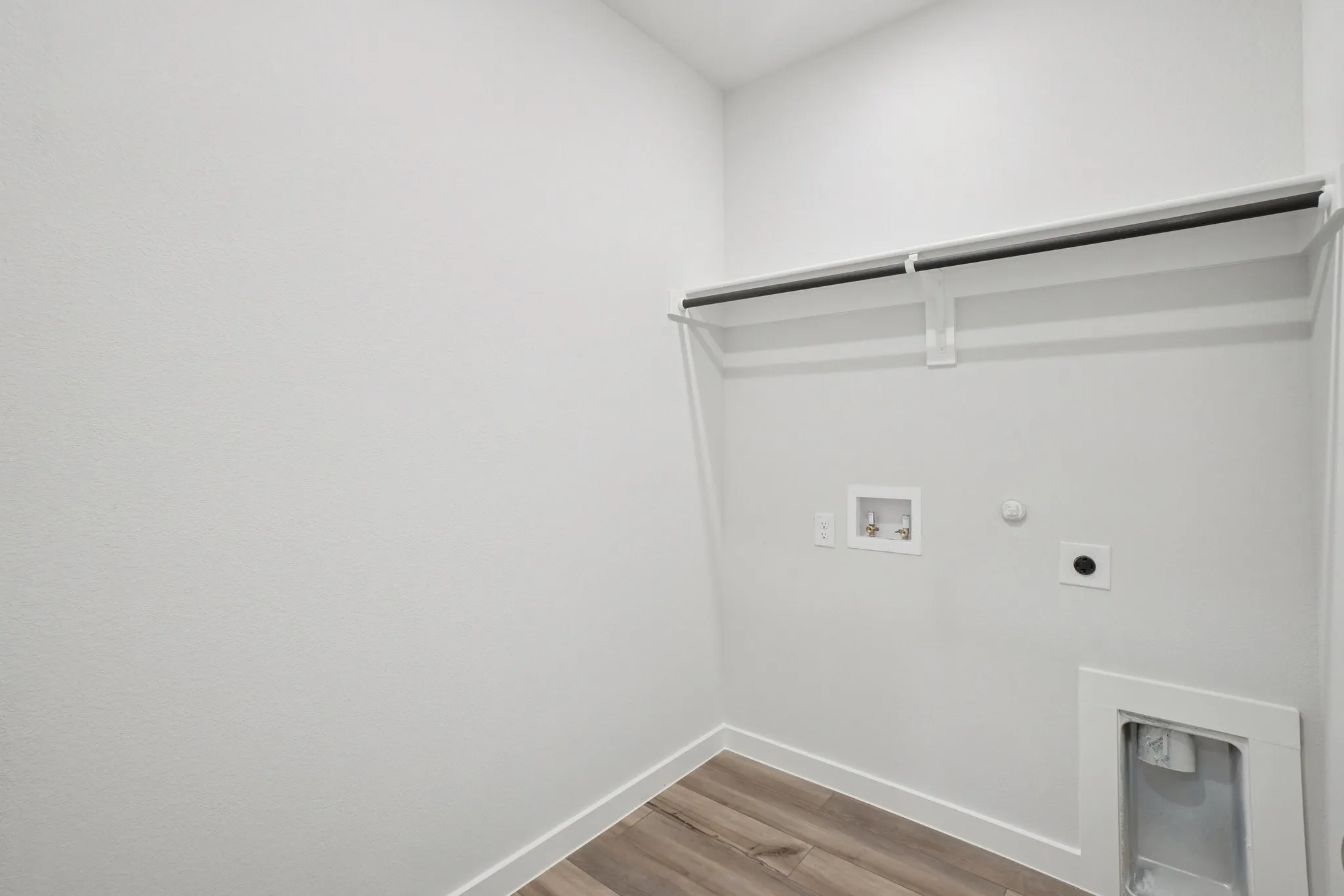 Single Family Residence For Sale in Kaufman County , 733 Vineyard Way, Forney, Texas 75126, 4 Bedroom, 3 Bathroom, 3 Garage spaces, 2,730 Sqft, built in 2025, New Construction - Incomplete, mls#21136715, Real Estate Agent in Forney, Homes For Sale in Kaufman county, Homes For Sale in Forney, Realtor in Forney Texas, Real Estate Brokerage Independent Realty Texas, Luminita Cordes Realtor