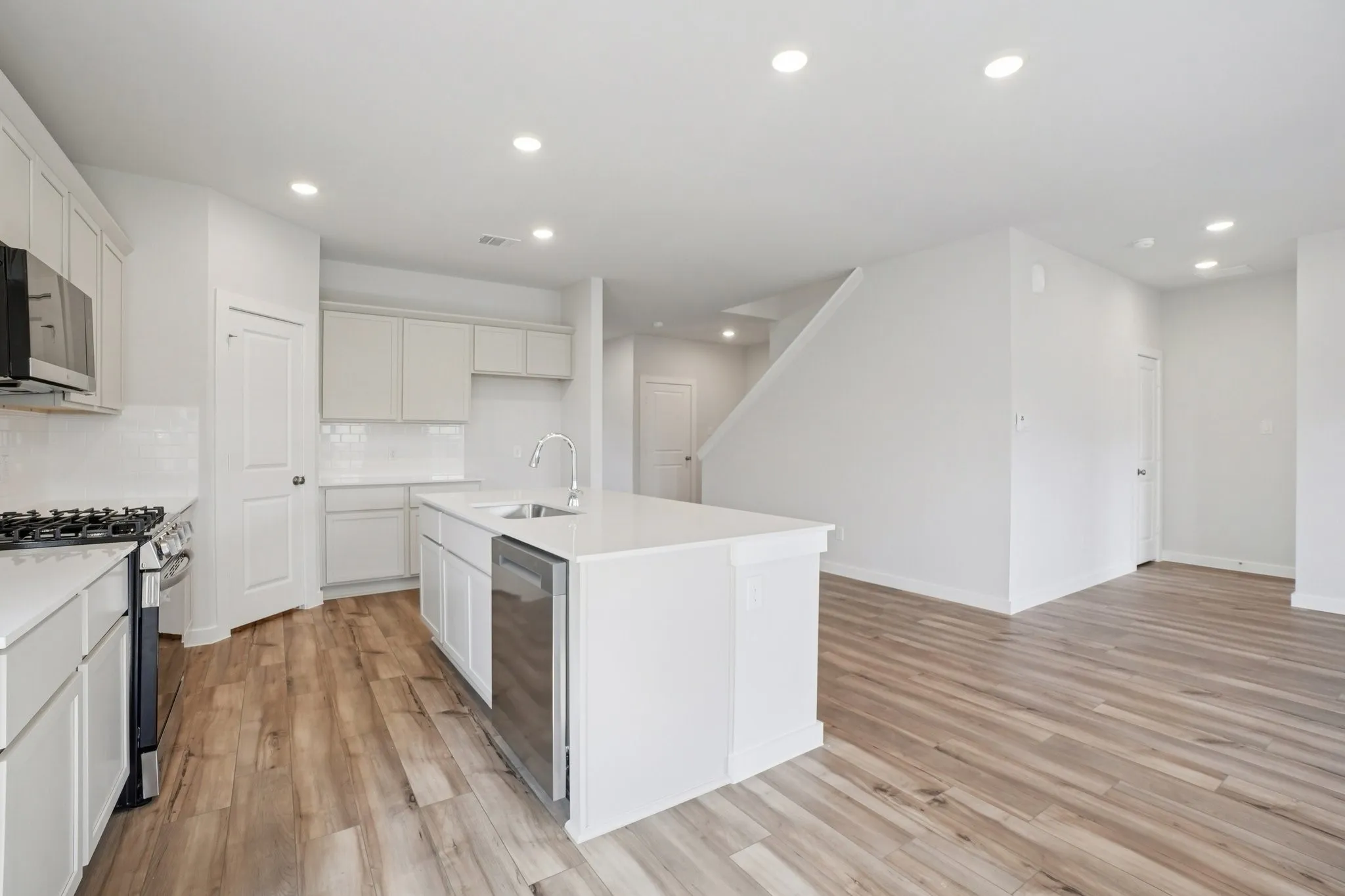 Single Family Residence For Sale in Kaufman County , 733 Vineyard Way, Forney, Texas 75126, 4 Bedroom, 3 Bathroom, 3 Garage spaces, 2,730 Sqft, built in 2025, New Construction - Incomplete, mls#21136715, Real Estate Agent in Forney, Homes For Sale in Kaufman county, Homes For Sale in Forney, Realtor in Forney Texas, Real Estate Brokerage Independent Realty Texas, Luminita Cordes Realtor