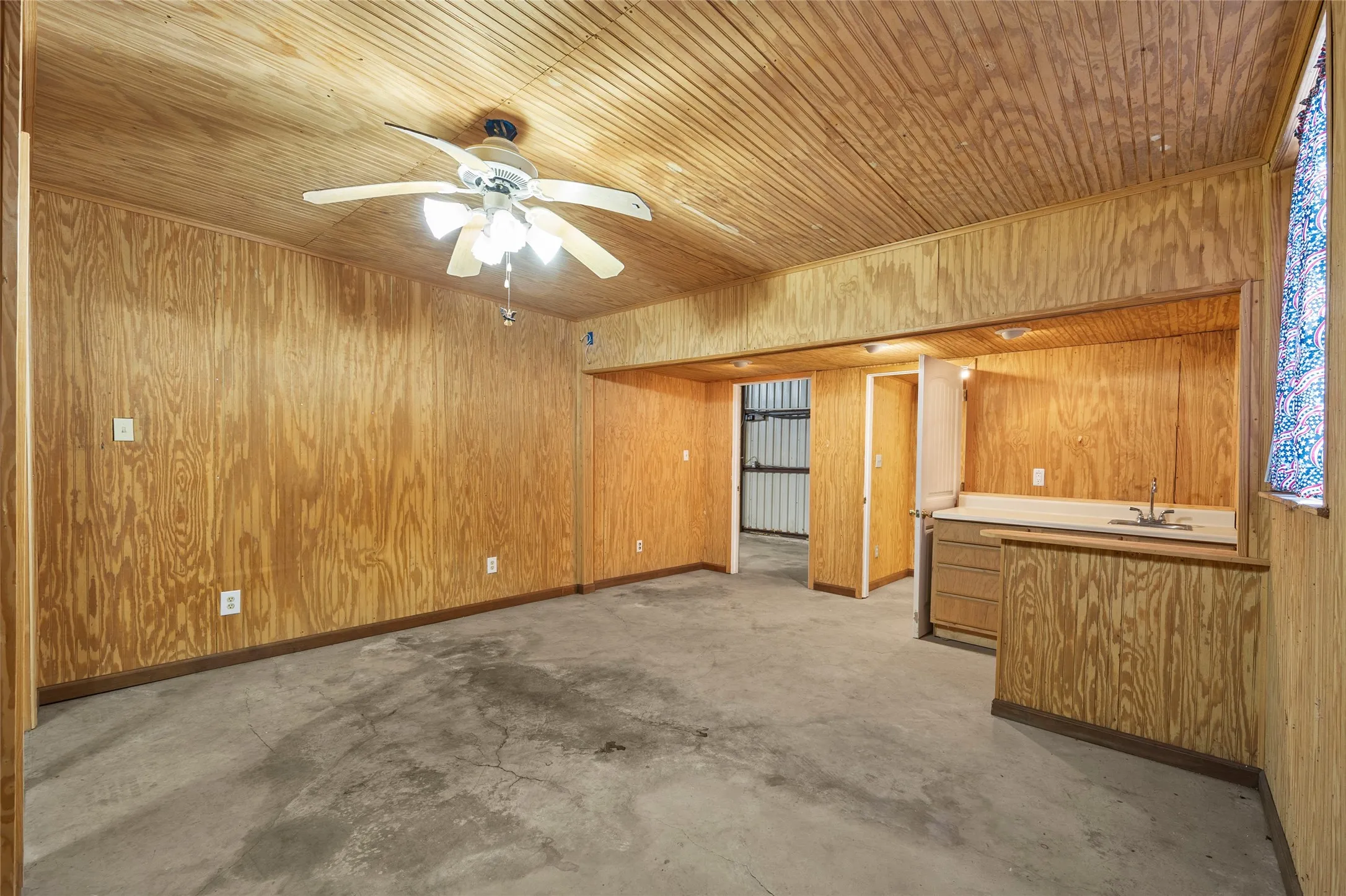 Improved Land For Sale in Kaufman County , 715 E 10TH Street, Kemp, Texas 75143, 0, 0, Garage spaces, 0 Sqft, built in 2003, mls#21136837, Real Estate Agent in Kemp, Homes For Sale in Kaufman county, Homes For Sale in Kemp, Realtor in Kemp Texas, Real Estate Brokerage Independent Realty Texas, Luminita Cordes Realtor