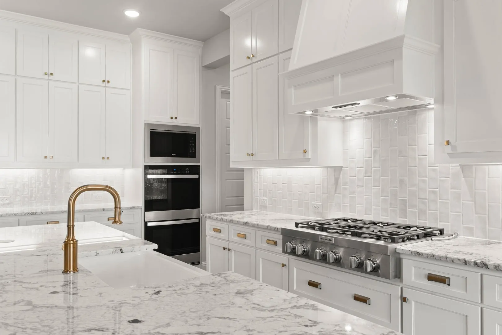 3116 Apple Creek-Kitchen-1