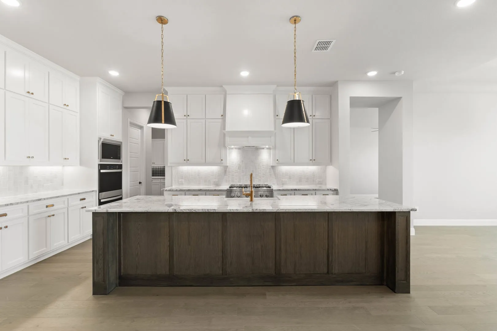 3116 Apple Creek-Study-1