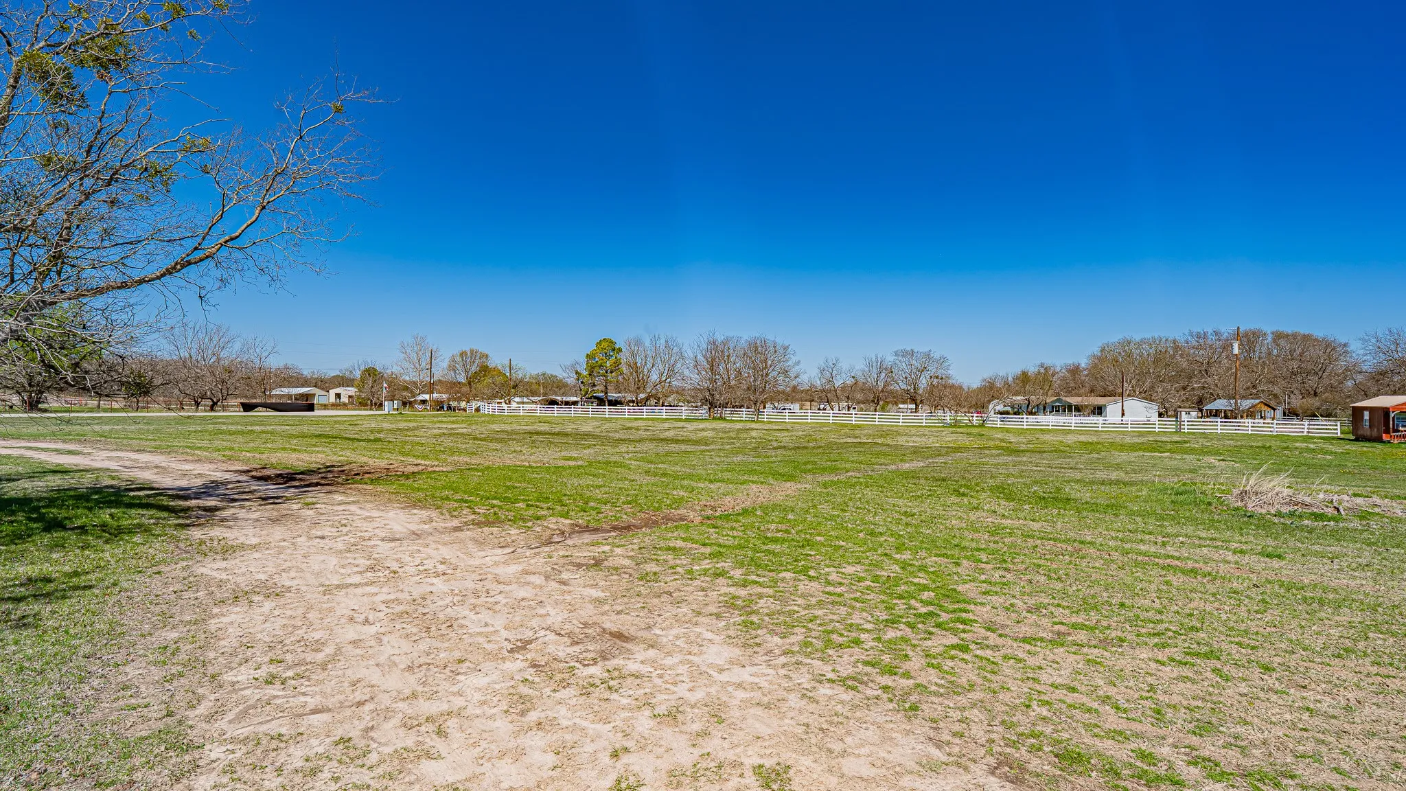 Mobile Home For Sale in Wise County , 528 Stonegate Drive, Paradise, Texas 76073, 3 Bedroom, 1 Bathroom, Garage spaces, 2,488 Sqft, built in 1983, mls#21137068, Real Estate Agent in Paradise, Homes For Sale in Wise county, Homes For Sale in Paradise, Realtor in Paradise Texas, Real Estate Brokerage Independent Realty Texas, Luminita Cordes Realtor