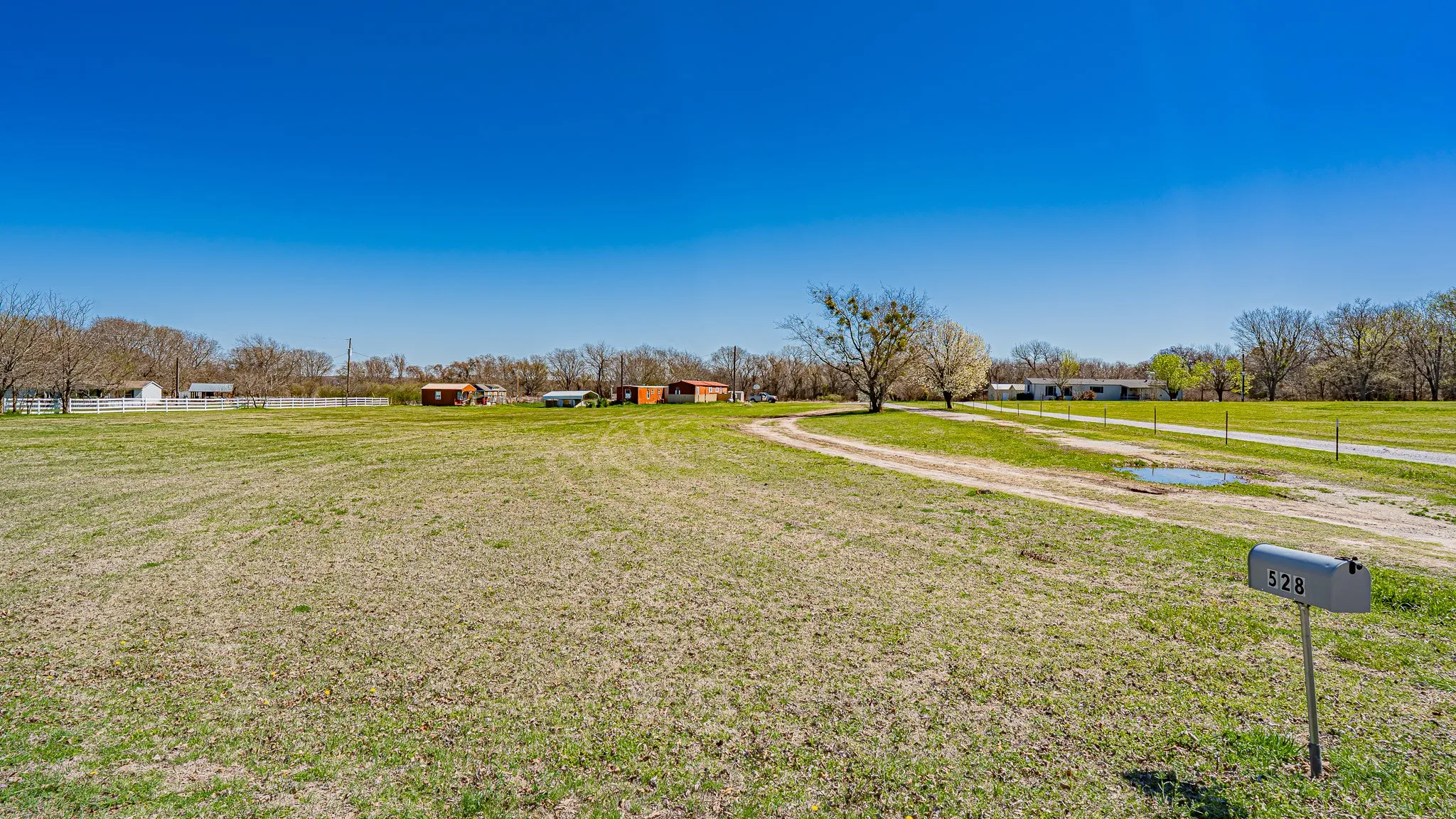 Mobile Home For Sale in Wise County , 528 Stonegate Drive, Paradise, Texas 76073, 3 Bedroom, 1 Bathroom, Garage spaces, 2,488 Sqft, built in 1983, mls#21137068, Real Estate Agent in Paradise, Homes For Sale in Wise county, Homes For Sale in Paradise, Realtor in Paradise Texas, Real Estate Brokerage Independent Realty Texas, Luminita Cordes Realtor