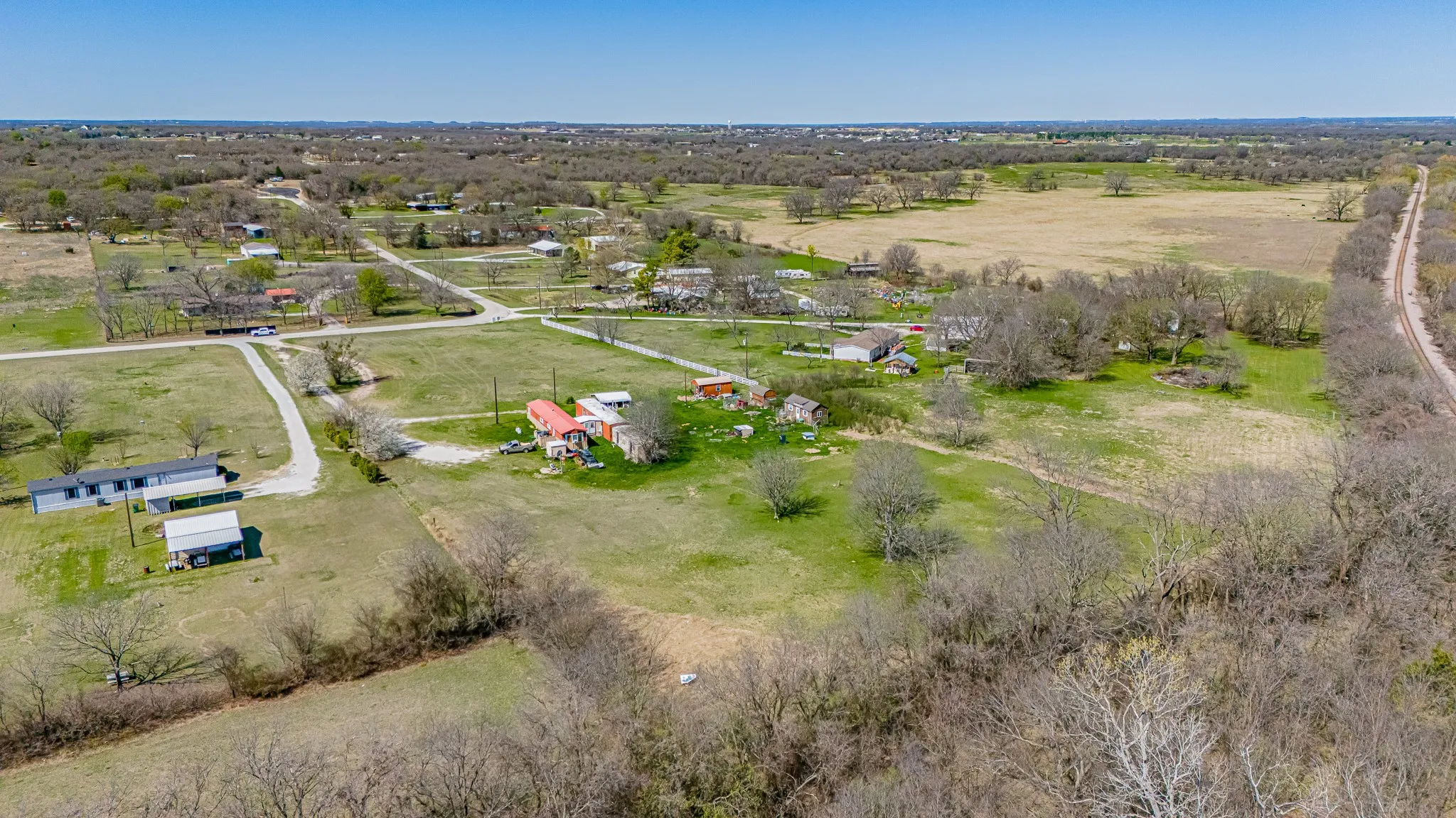 Mobile Home For Sale in Wise County , 528 Stonegate Drive, Paradise, Texas 76073, 3 Bedroom, 1 Bathroom, Garage spaces, 2,488 Sqft, built in 1983, mls#21137068, Real Estate Agent in Paradise, Homes For Sale in Wise county, Homes For Sale in Paradise, Realtor in Paradise Texas, Real Estate Brokerage Independent Realty Texas, Luminita Cordes Realtor