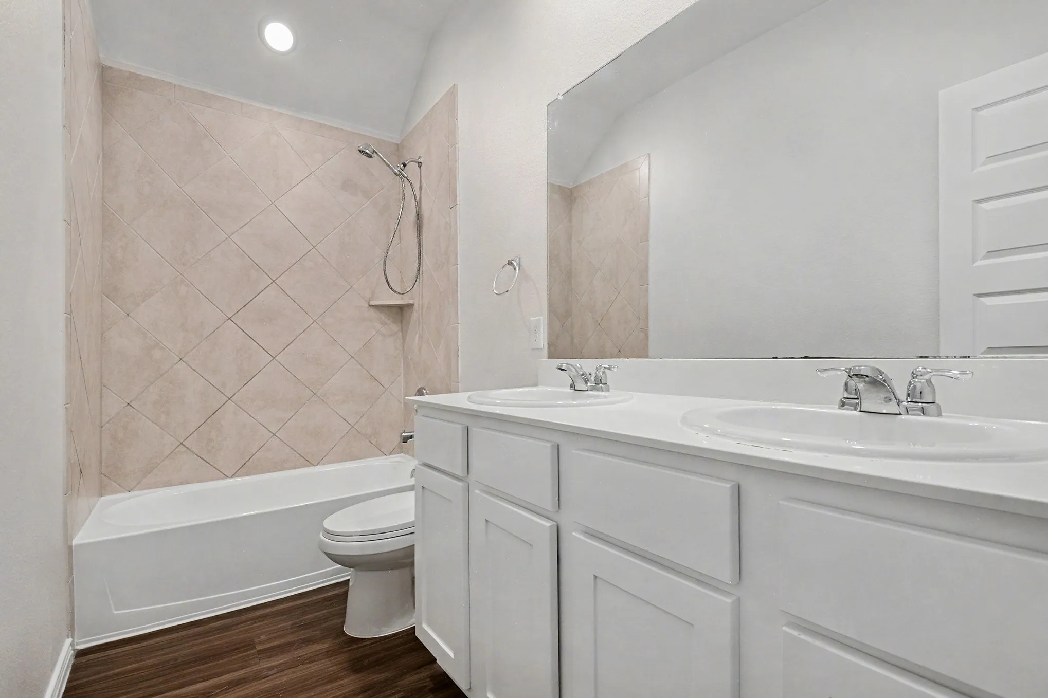 Single Family Residence For Sale in Denton County , 3616 Sabine Drive, Little Elm, Texas 75068, 4 Bedroom, 2 Bathroom, 2 Garage spaces, 2,033 Sqft, built in 2019, mls#21136760, Real Estate Agent in Little Elm, Homes For Sale in Denton county, Homes For Sale in Little Elm, Realtor in Little Elm Texas, Real Estate Brokerage Independent Realty Texas, Luminita Cordes Realtor