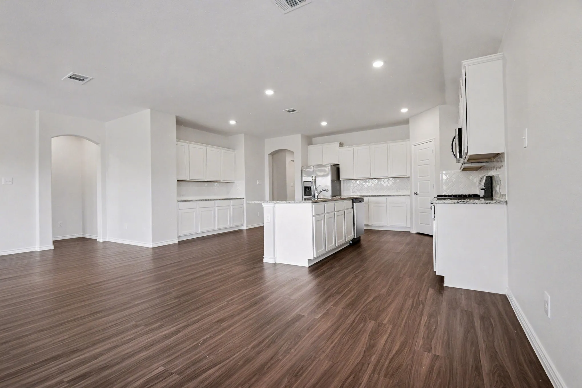 Single Family Residence For Sale in Denton County , 3616 Sabine Drive, Little Elm, Texas 75068, 4 Bedroom, 2 Bathroom, 2 Garage spaces, 2,033 Sqft, built in 2019, mls#21136760, Real Estate Agent in Little Elm, Homes For Sale in Denton county, Homes For Sale in Little Elm, Realtor in Little Elm Texas, Real Estate Brokerage Independent Realty Texas, Luminita Cordes Realtor