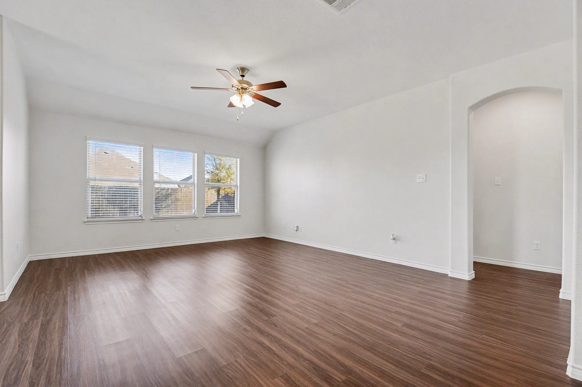 Single Family Residence For Sale in Denton County , 3616 Sabine Drive, Little Elm, Texas 75068, 4 Bedroom, 2 Bathroom, 2 Garage spaces, 2,033 Sqft, built in 2019, mls#21136760, Real Estate Agent in Little Elm, Homes For Sale in Denton county, Homes For Sale in Little Elm, Realtor in Little Elm Texas, Real Estate Brokerage Independent Realty Texas, Luminita Cordes Realtor
