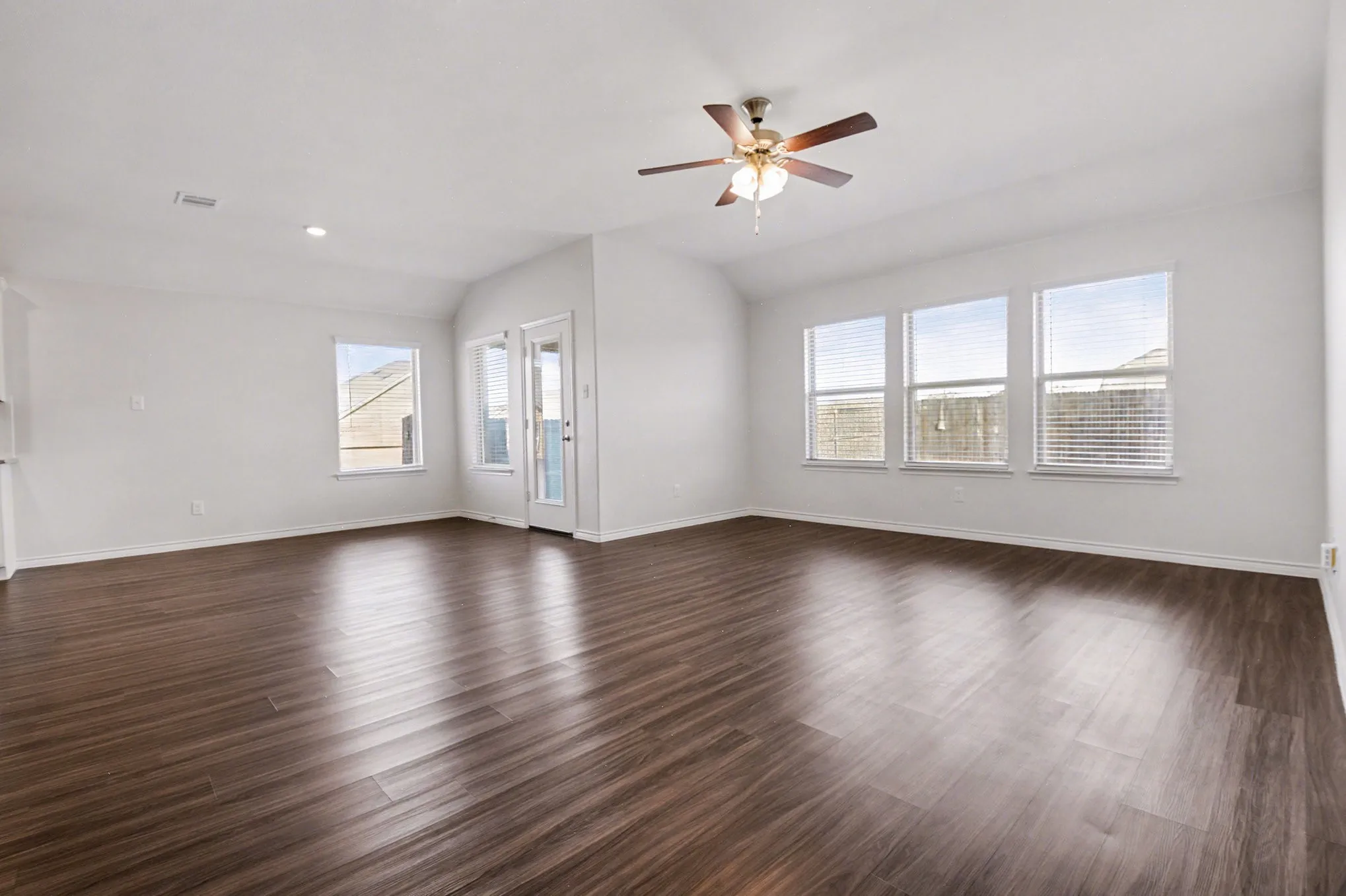 Single Family Residence For Sale in Denton County , 3616 Sabine Drive, Little Elm, Texas 75068, 4 Bedroom, 2 Bathroom, 2 Garage spaces, 2,033 Sqft, built in 2019, mls#21136760, Real Estate Agent in Little Elm, Homes For Sale in Denton county, Homes For Sale in Little Elm, Realtor in Little Elm Texas, Real Estate Brokerage Independent Realty Texas, Luminita Cordes Realtor
