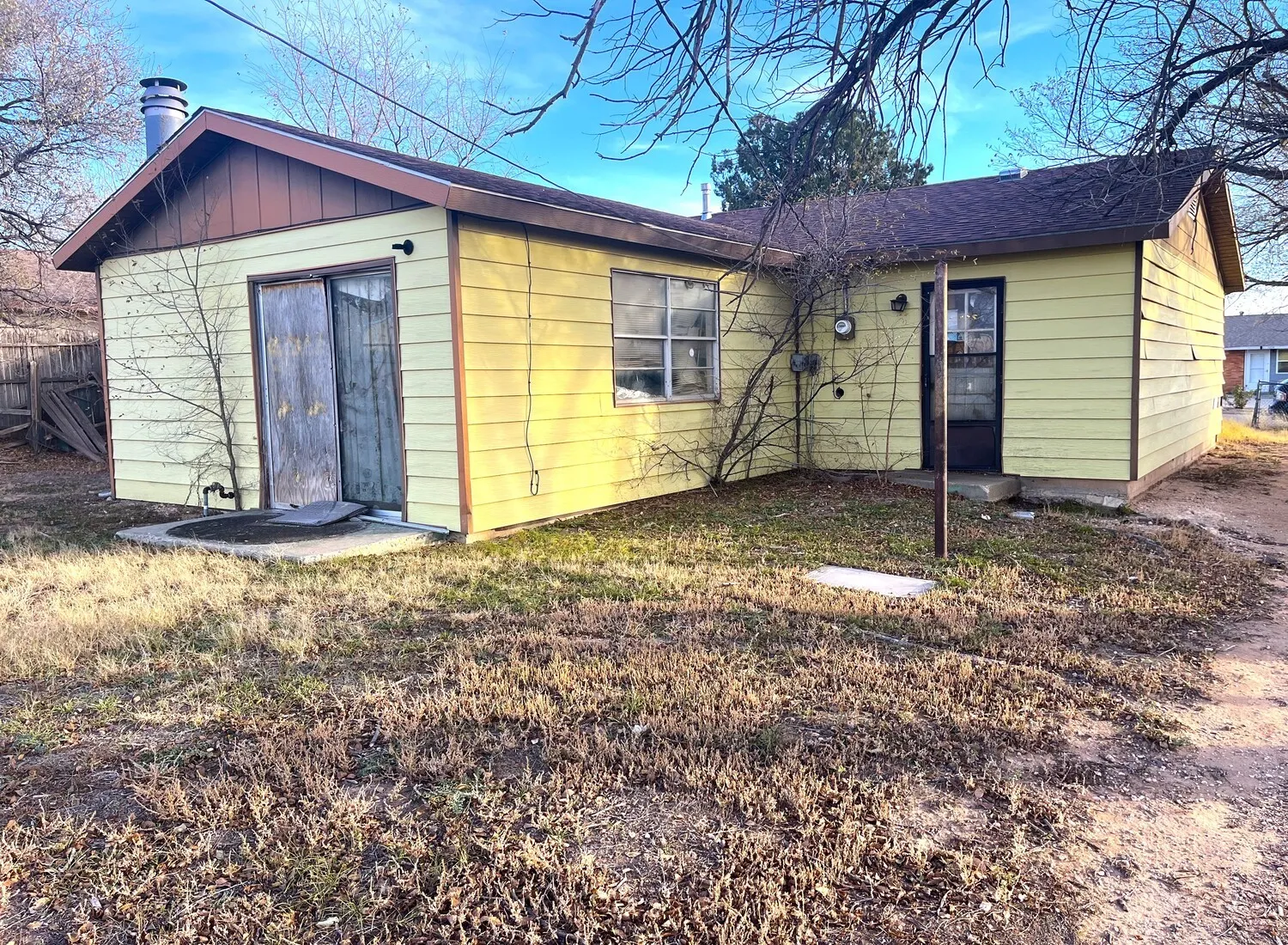 Single Family Residence For Sale in Potter County , 1225 Pecan Street, Amarillo, Texas 79107, 4 Bedrooms, 3 Bathrooms, Garage spaces, 1,570 Sqft, built in 1962, Price $49,999, mls#21137065, Real Estate Agent in Amarillo, Homes For Sale in Potter county, Homes For Sale in Amarillo, Realtor in Amarillo Texas, Real Estate Brokerage Independent Realty Texas, Luminita Cordes Realtor