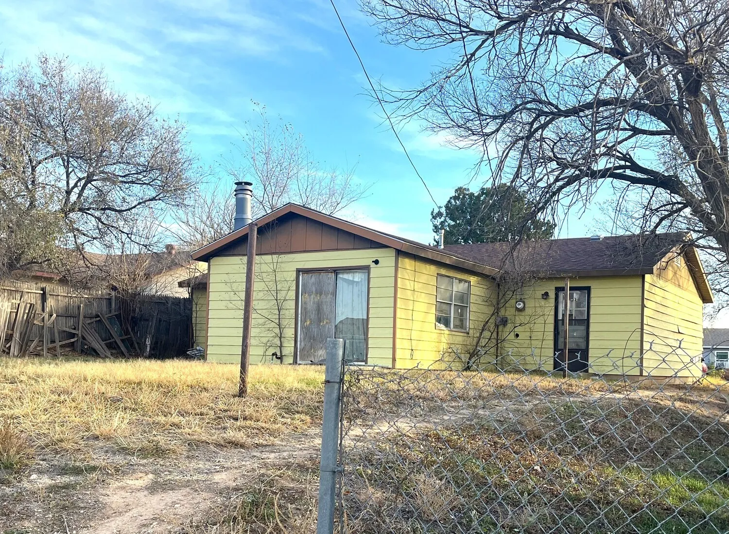 Single Family Residence For Sale in Potter County , 1225 Pecan Street, Amarillo, Texas 79107, 4 Bedrooms, 3 Bathrooms, Garage spaces, 1,570 Sqft, built in 1962, Price $49,999, mls#21137065, Real Estate Agent in Amarillo, Homes For Sale in Potter county, Homes For Sale in Amarillo, Realtor in Amarillo Texas, Real Estate Brokerage Independent Realty Texas, Luminita Cordes Realtor