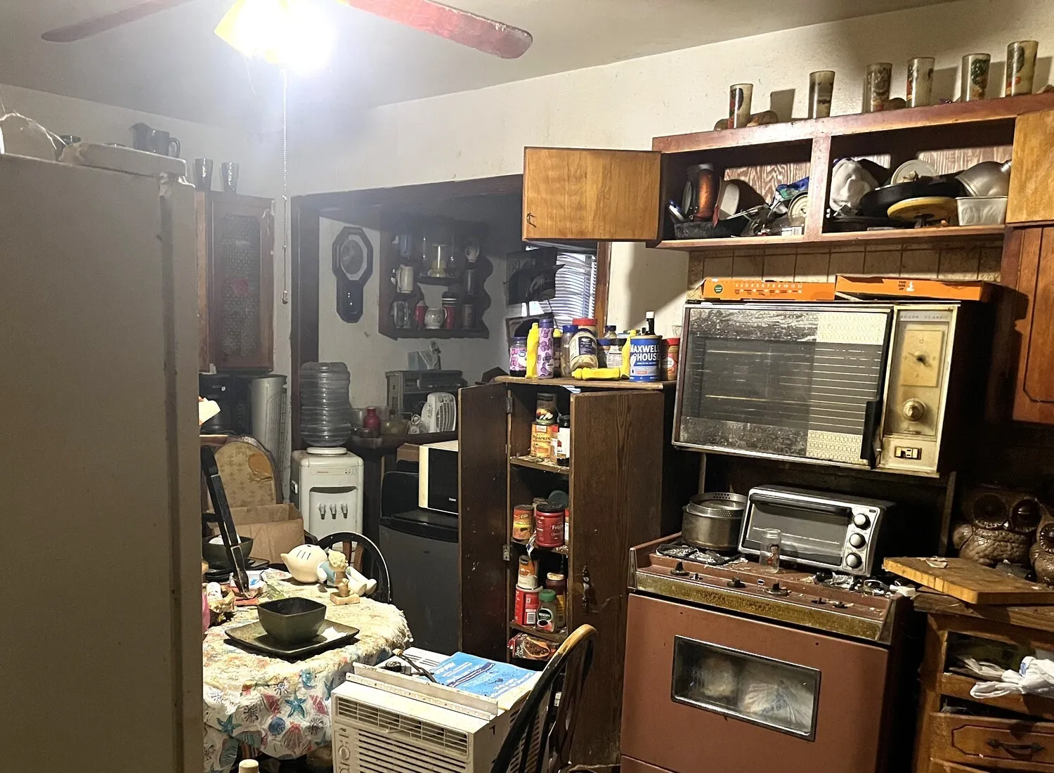 Single Family Residence For Sale in Potter County , 1225 Pecan Street, Amarillo, Texas 79107, 4 Bedrooms, 3 Bathrooms, Garage spaces, 1,570 Sqft, built in 1962, Price $49,999, mls#21137065, Real Estate Agent in Amarillo, Homes For Sale in Potter county, Homes For Sale in Amarillo, Realtor in Amarillo Texas, Real Estate Brokerage Independent Realty Texas, Luminita Cordes Realtor