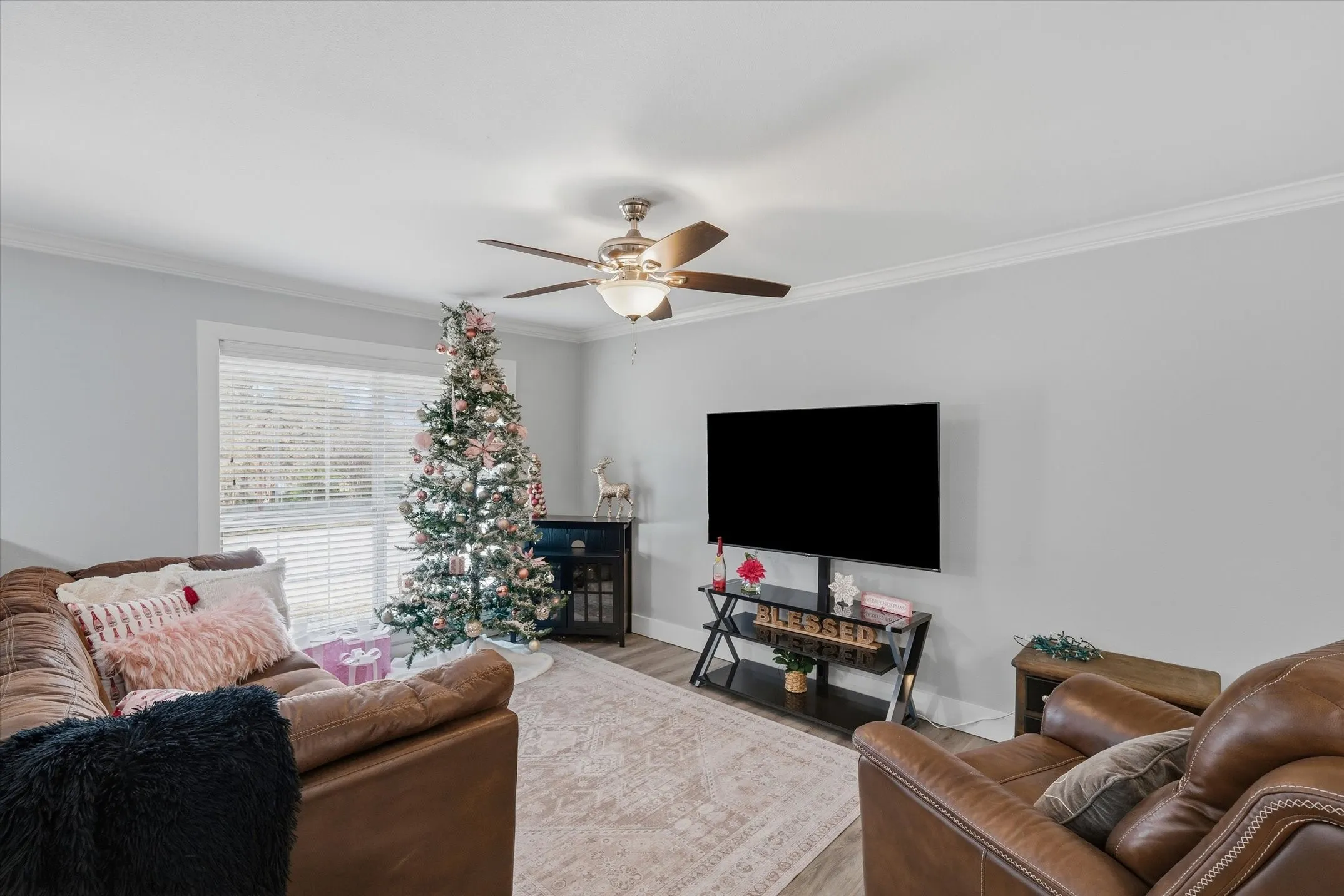 Single Family Residence For Sale in Smith County , 2422 Old Omen Road, Tyler, Texas 75701, 4 Bedroom, 3 Bathroom, Garage spaces, 1,702 Sqft, built in 1976, Preowned, mls#21137141, Real Estate Agent in Tyler, Homes For Sale in Smith county, Homes For Sale in Tyler, Realtor in Tyler Texas, Real Estate Brokerage Independent Realty Texas, Luminita Cordes Realtor