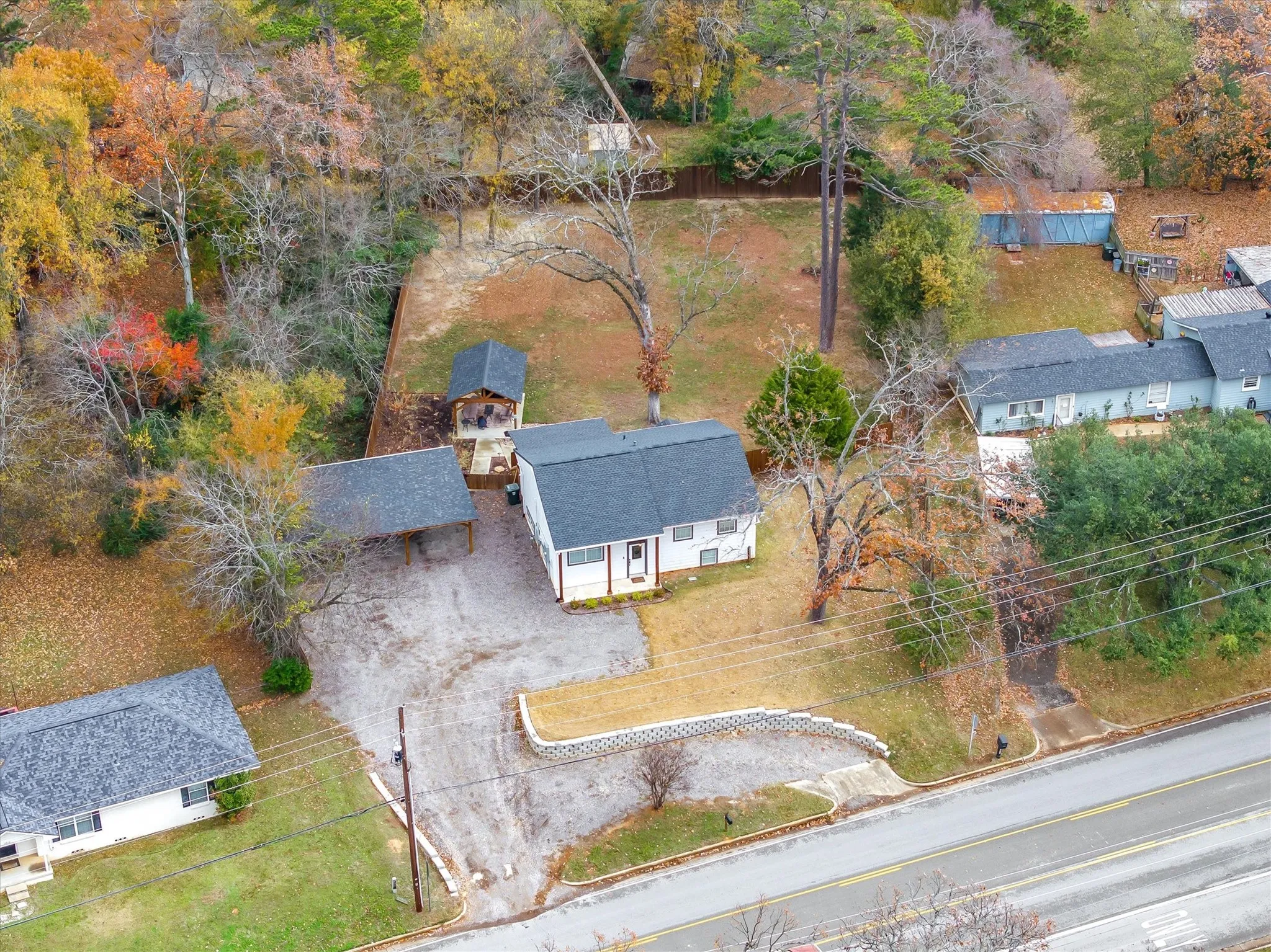 Single Family Residence For Sale in Smith County , 2422 Old Omen Road, Tyler, Texas 75701, 4 Bedroom, 3 Bathroom, Garage spaces, 1,702 Sqft, built in 1976, Preowned, mls#21137141, Real Estate Agent in Tyler, Homes For Sale in Smith county, Homes For Sale in Tyler, Realtor in Tyler Texas, Real Estate Brokerage Independent Realty Texas, Luminita Cordes Realtor
