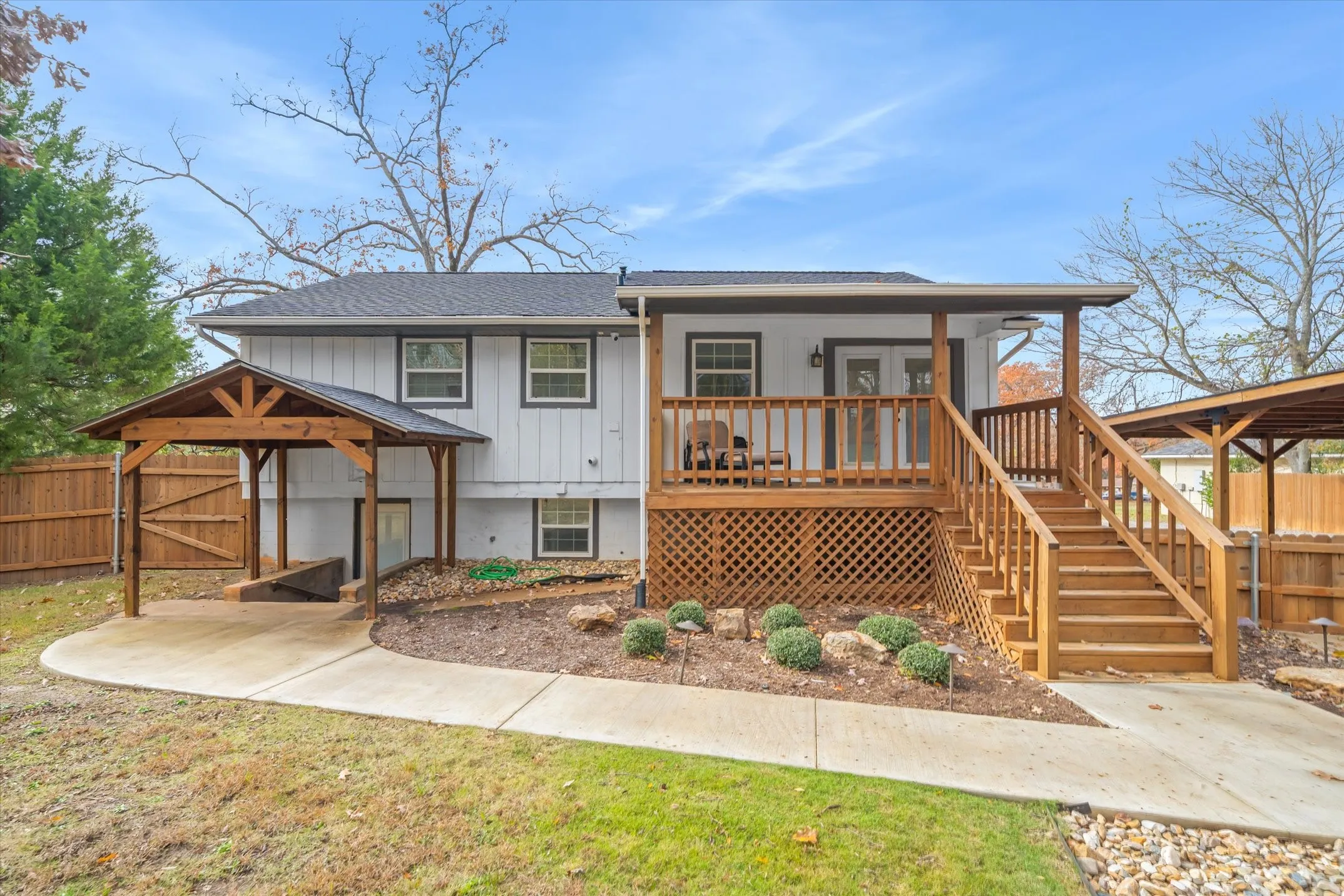 Single Family Residence For Sale in Smith County , 2422 Old Omen Road, Tyler, Texas 75701, 4 Bedroom, 3 Bathroom, Garage spaces, 1,702 Sqft, built in 1976, Preowned, mls#21137141, Real Estate Agent in Tyler, Homes For Sale in Smith county, Homes For Sale in Tyler, Realtor in Tyler Texas, Real Estate Brokerage Independent Realty Texas, Luminita Cordes Realtor