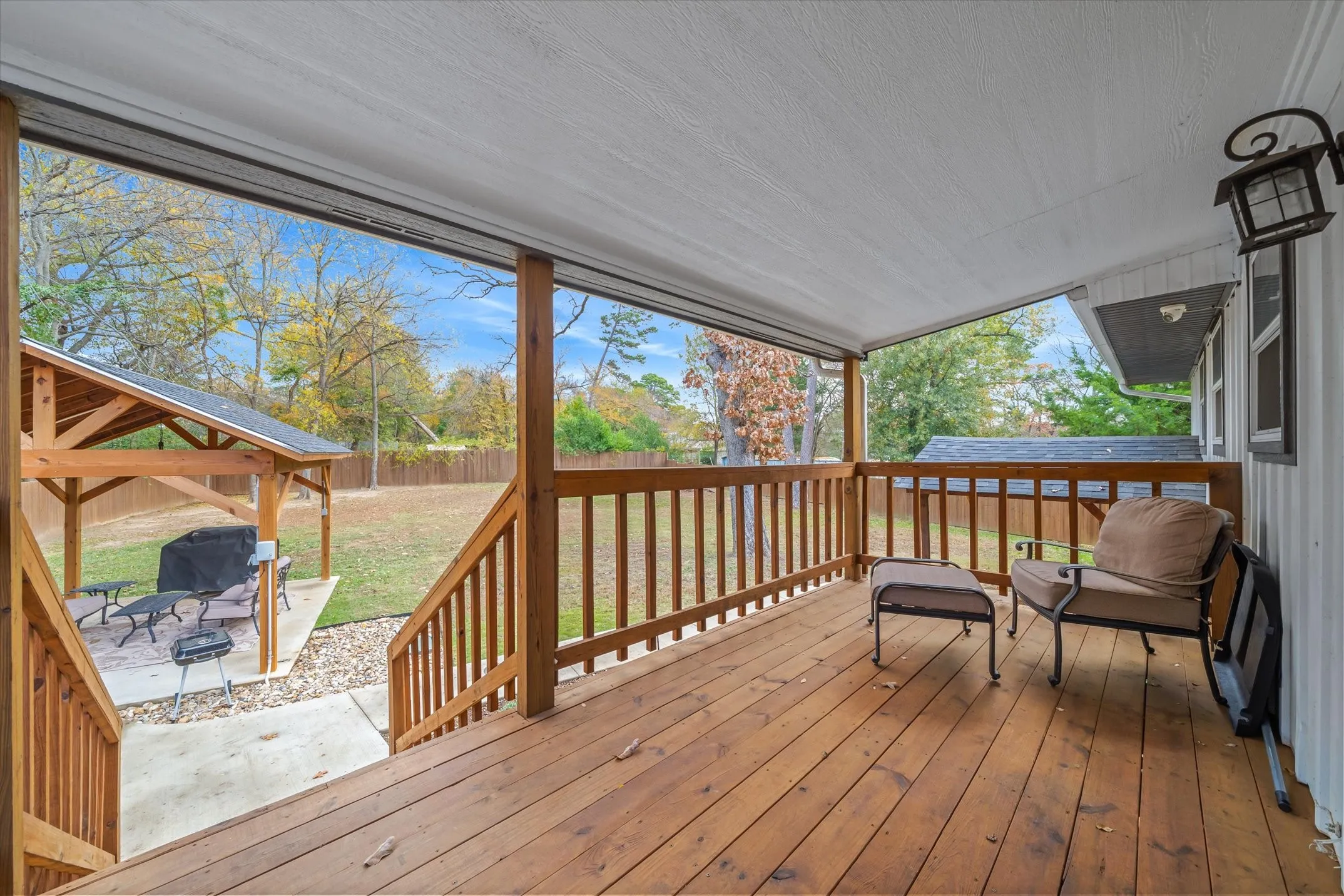 Single Family Residence For Sale in Smith County , 2422 Old Omen Road, Tyler, Texas 75701, 4 Bedroom, 3 Bathroom, Garage spaces, 1,702 Sqft, built in 1976, Preowned, mls#21137141, Real Estate Agent in Tyler, Homes For Sale in Smith county, Homes For Sale in Tyler, Realtor in Tyler Texas, Real Estate Brokerage Independent Realty Texas, Luminita Cordes Realtor