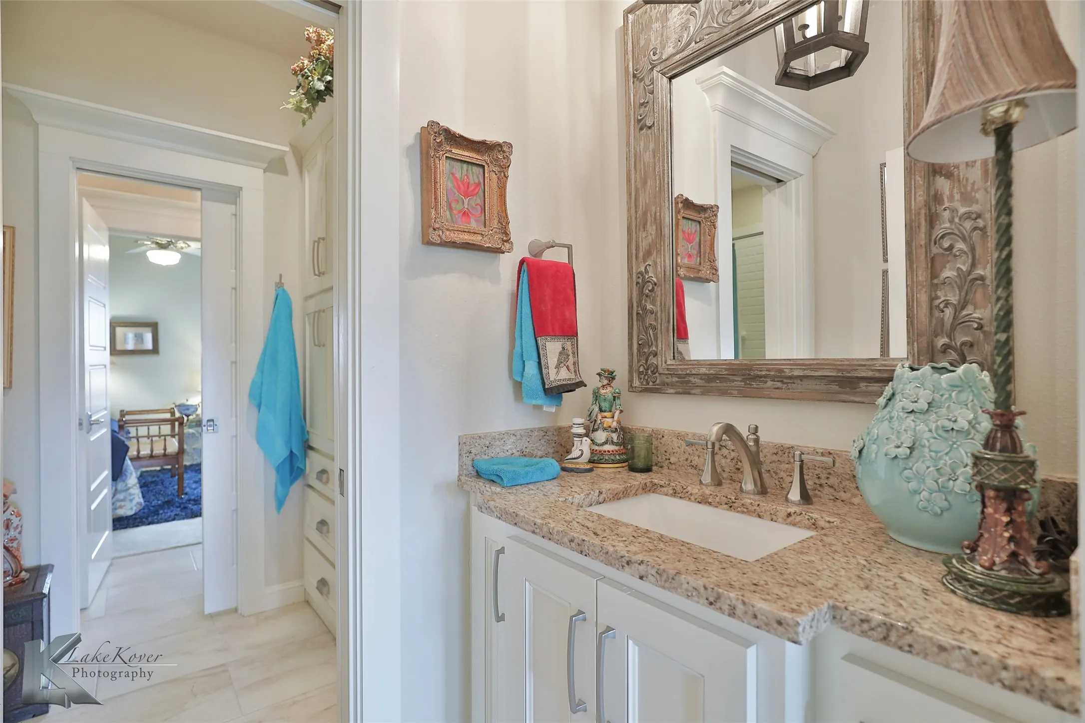 Single Family Residence For Sale in Taylor County , 6725 Goodnight Loving Trail, Abilene, Texas 79606, 4 Bedrooms, 4 Bathrooms, 2 Garage spaces, 3,188 Sqft, built in 2015, Preowned, Price $699,500, mls#21137033, Real Estate Agent in Abilene, Homes For Sale in Taylor county, Homes For Sale in Abilene, Realtor in Abilene Texas, Real Estate Brokerage Independent Realty Texas, Luminita Cordes Realtor