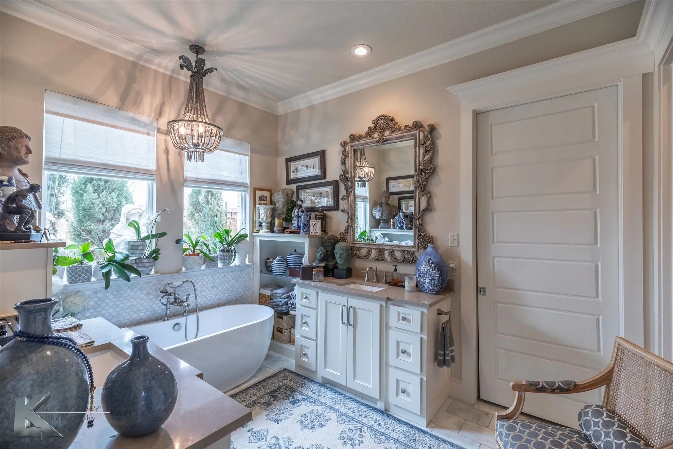 Single Family Residence For Sale in Taylor County , 6725 Goodnight Loving Trail, Abilene, Texas 79606, 4 Bedrooms, 4 Bathrooms, 2 Garage spaces, 3,188 Sqft, built in 2015, Preowned, Price $699,500, mls#21137033, Real Estate Agent in Abilene, Homes For Sale in Taylor county, Homes For Sale in Abilene, Realtor in Abilene Texas, Real Estate Brokerage Independent Realty Texas, Luminita Cordes Realtor