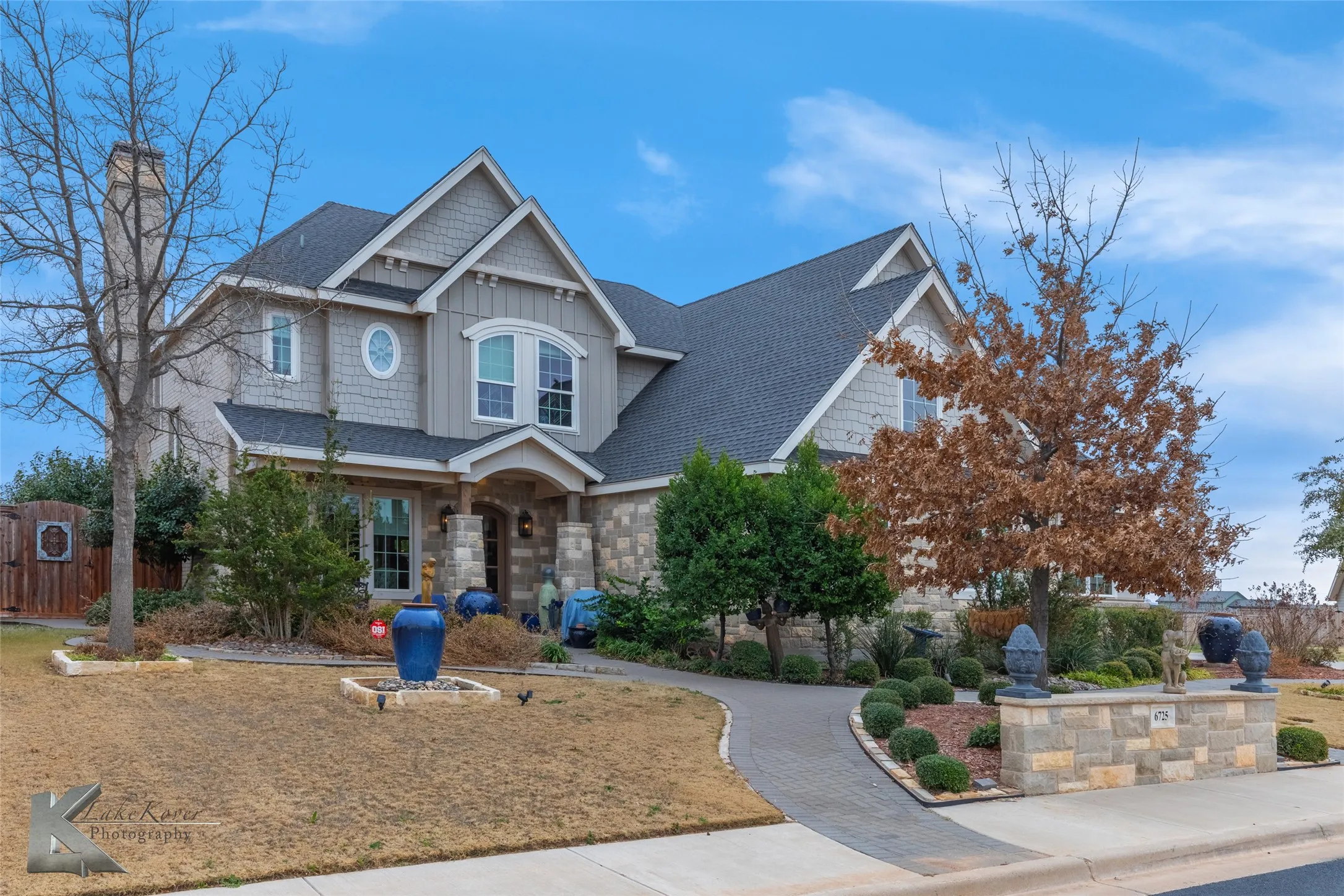 Single Family Residence For Sale in Taylor County , 6725 Goodnight Loving Trail, Abilene, Texas 79606, 4 Bedrooms, 4 Bathrooms, 2 Garage spaces, 3,188 Sqft, built in 2015, Preowned, Price $699,500, mls#21137033, Real Estate Agent in Abilene, Homes For Sale in Taylor county, Homes For Sale in Abilene, Realtor in Abilene Texas, Real Estate Brokerage Independent Realty Texas, Luminita Cordes Realtor