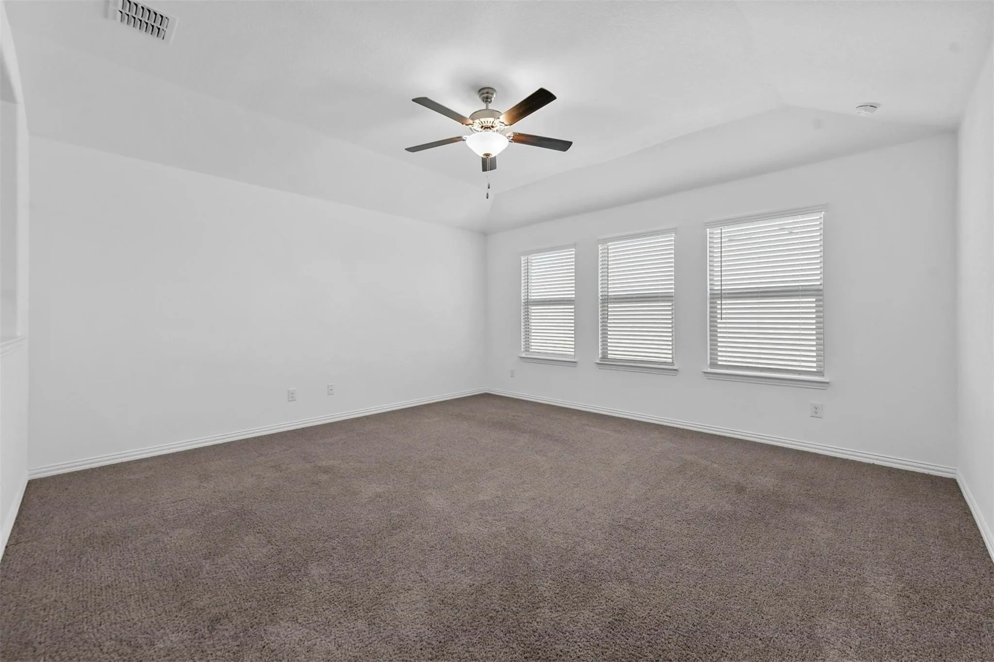 Single Family Residence For Sale in Denton County , 5029 Salinger Drive, Celina, Texas 76227, 4 Bedroom, 3 Bathroom, 2 Garage spaces, 2,269 Sqft, built in 2021, mls#21137214, Real Estate Agent in Celina, Homes For Sale in Denton county, Homes For Sale in Celina, Realtor in Celina Texas, Real Estate Brokerage Independent Realty Texas, Luminita Cordes Realtor