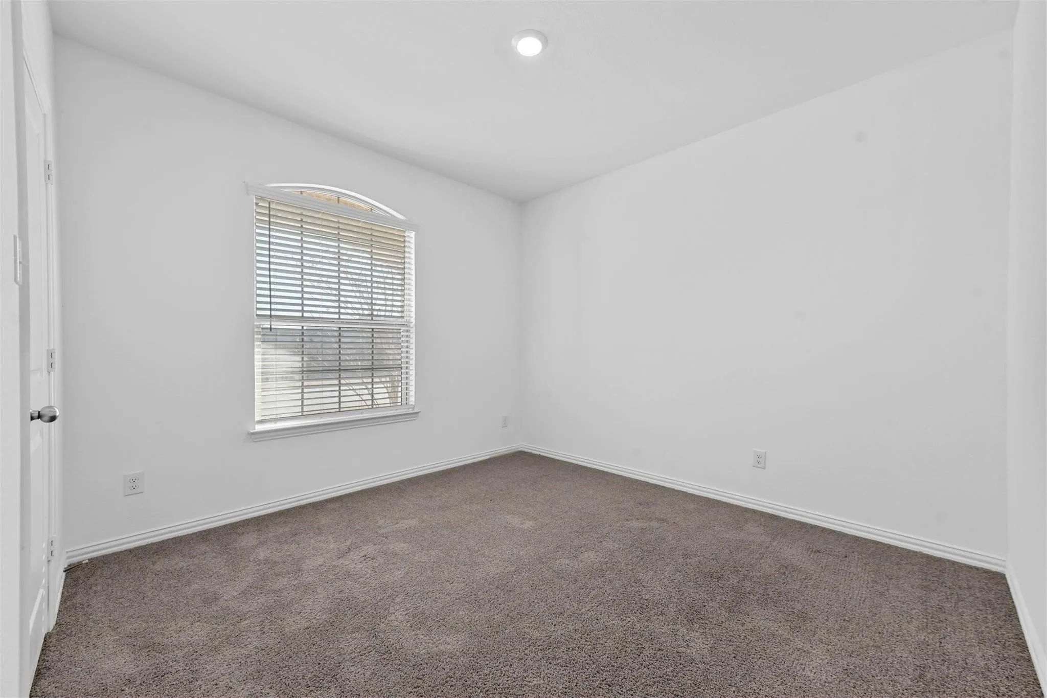 Single Family Residence For Sale in Denton County , 5029 Salinger Drive, Celina, Texas 76227, 4 Bedroom, 3 Bathroom, 2 Garage spaces, 2,269 Sqft, built in 2021, mls#21137214, Real Estate Agent in Celina, Homes For Sale in Denton county, Homes For Sale in Celina, Realtor in Celina Texas, Real Estate Brokerage Independent Realty Texas, Luminita Cordes Realtor