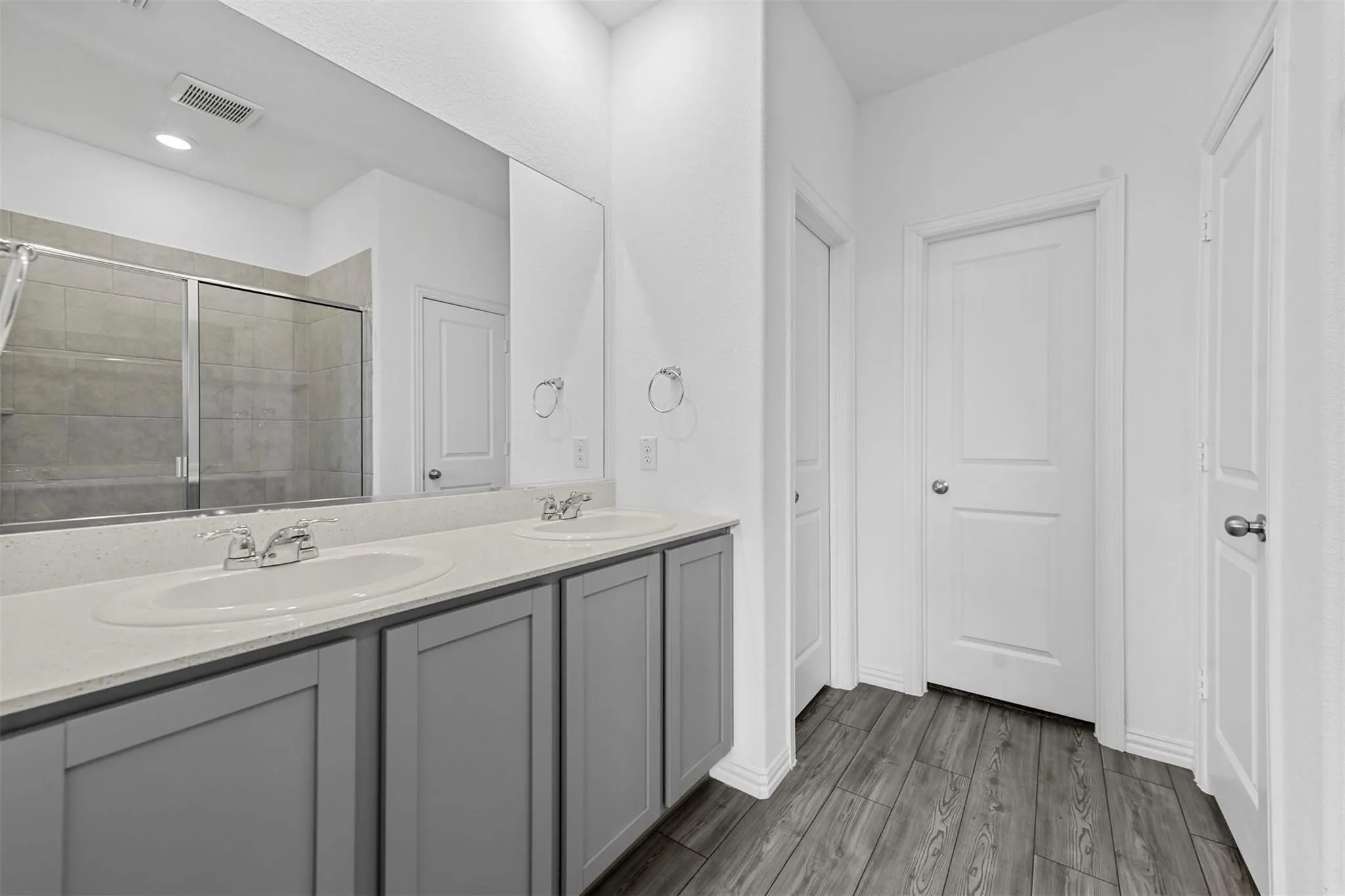 Single Family Residence For Sale in Denton County , 5029 Salinger Drive, Celina, Texas 76227, 4 Bedroom, 3 Bathroom, 2 Garage spaces, 2,269 Sqft, built in 2021, mls#21137214, Real Estate Agent in Celina, Homes For Sale in Denton county, Homes For Sale in Celina, Realtor in Celina Texas, Real Estate Brokerage Independent Realty Texas, Luminita Cordes Realtor