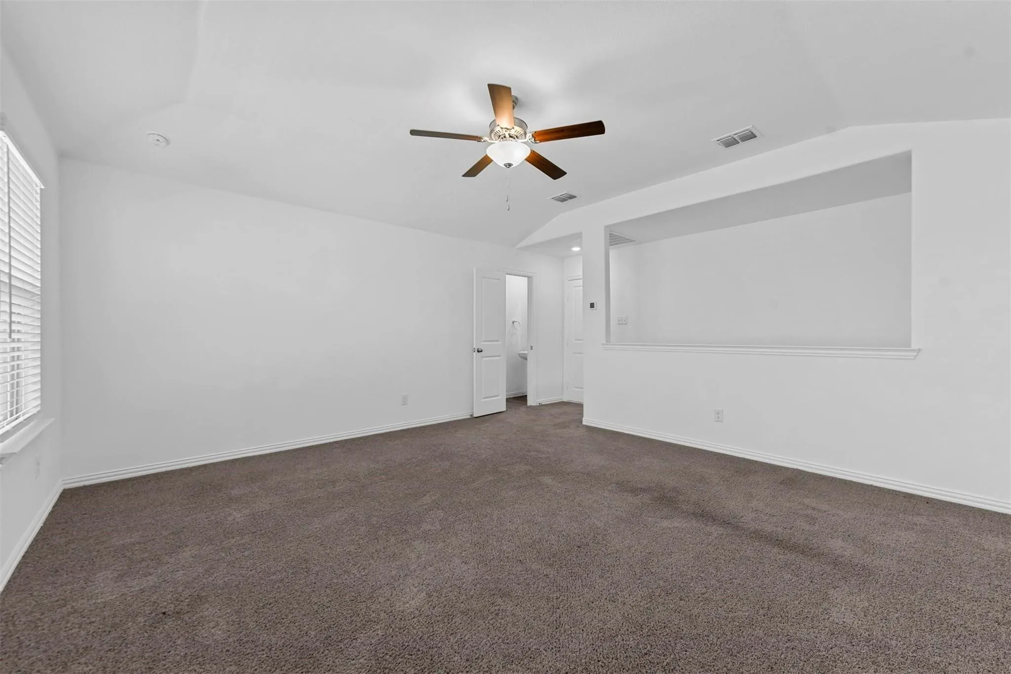 Single Family Residence For Sale in Denton County , 5029 Salinger Drive, Celina, Texas 76227, 4 Bedroom, 3 Bathroom, 2 Garage spaces, 2,269 Sqft, built in 2021, mls#21137214, Real Estate Agent in Celina, Homes For Sale in Denton county, Homes For Sale in Celina, Realtor in Celina Texas, Real Estate Brokerage Independent Realty Texas, Luminita Cordes Realtor