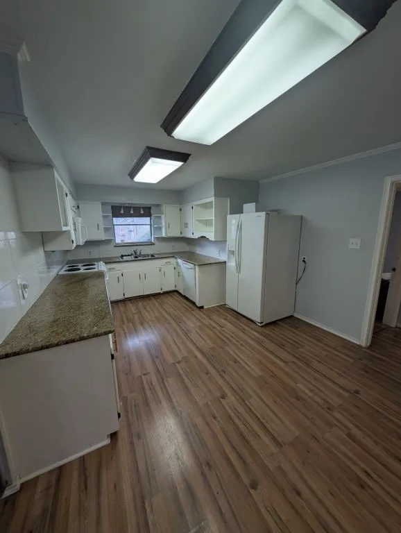 Single Family Residence For Sale in Dallas County , 8747 Mosswood Drive, Dallas, Texas 75227, 3 Bedroom, 2 Bathroom, 2 Garage spaces, 1,761 Sqft, built in 1961, Preowned, mls#21137208, Real Estate Agent in Dallas, Homes For Sale in Dallas county, Homes For Sale in Dallas, Realtor in Dallas Texas, Real Estate Brokerage Independent Realty Texas, Luminita Cordes Realtor