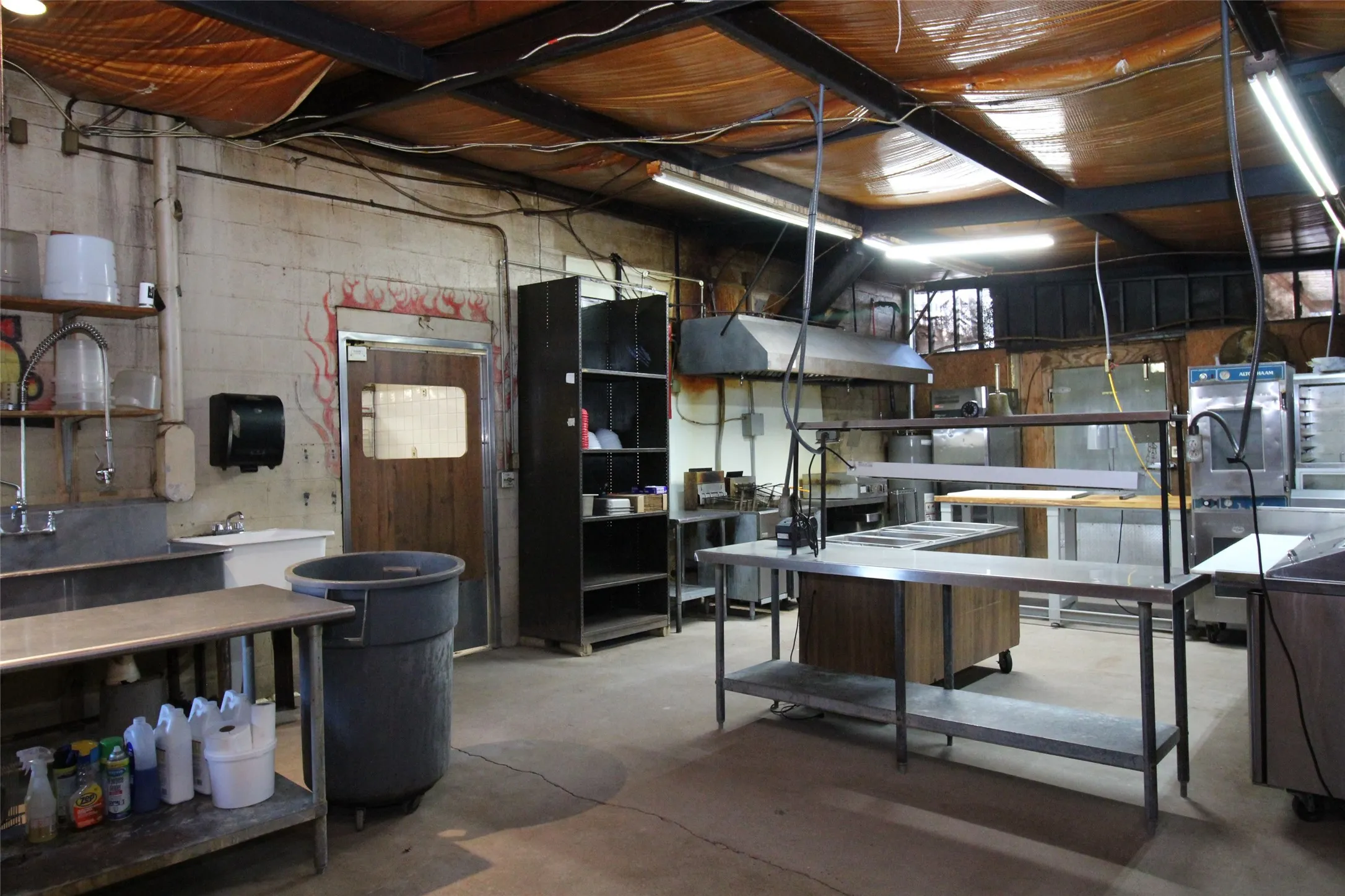 Business For Sale in Baylor County , 700 W California Street, Seymour, Texas 76380, 0, 0, Garage spaces, 5,163 Sqft, built in 1950, Preowned, mls#21137216, Real Estate Agent in Seymour, Homes For Sale in Baylor county, Homes For Sale in Seymour, Realtor in Seymour Texas, Real Estate Brokerage Independent Realty Texas, Luminita Cordes Realtor