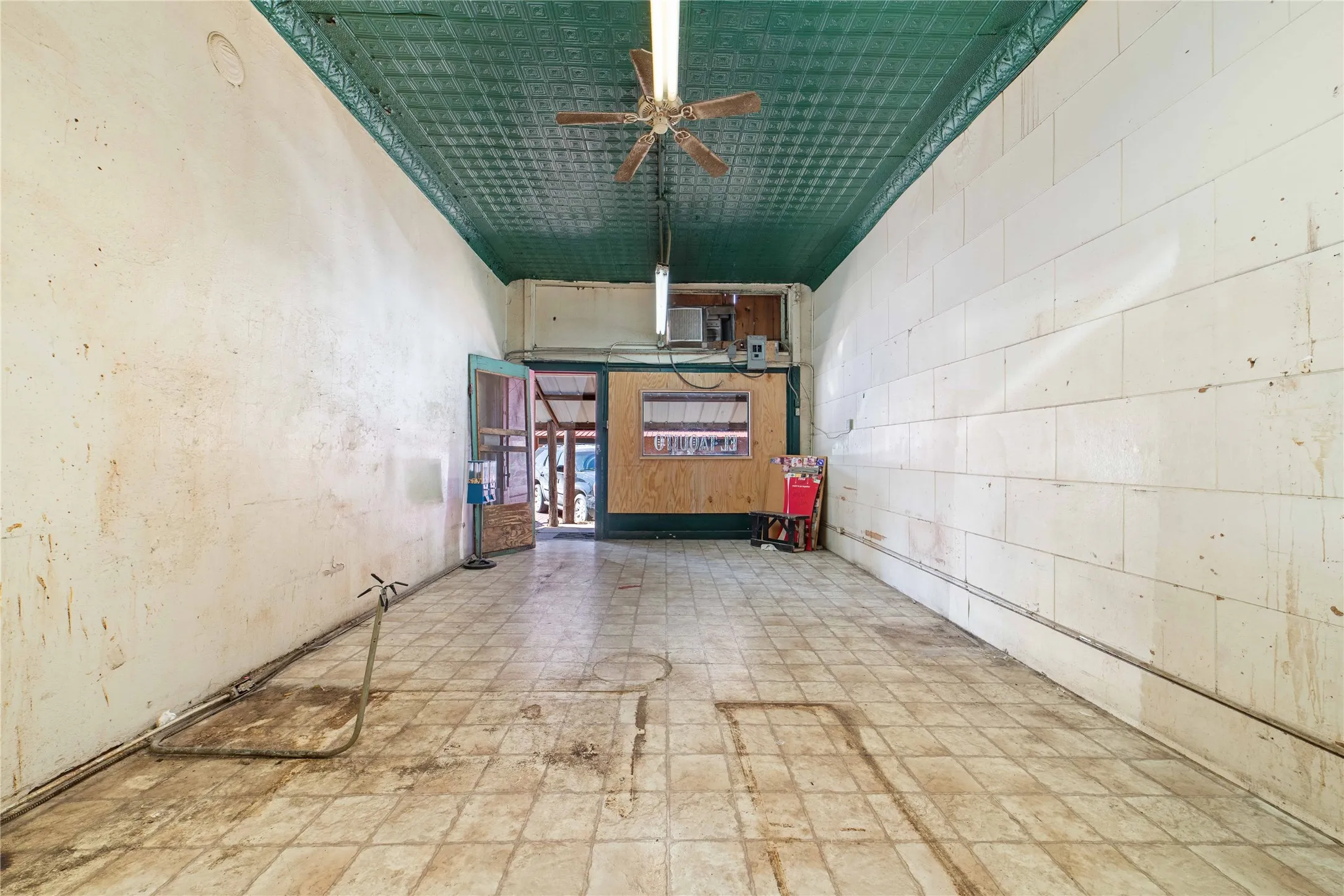 Retail For Sale in Coleman County , 115 E Pecan Street, Coleman, Texas 76834, 0, 0, Garage spaces, 0 Sqft, built in 1890, mls#21137287, Real Estate Agent in Coleman, Homes For Sale in Coleman county, Homes For Sale in Coleman, Realtor in Coleman Texas, Real Estate Brokerage Independent Realty Texas, Luminita Cordes Realtor
