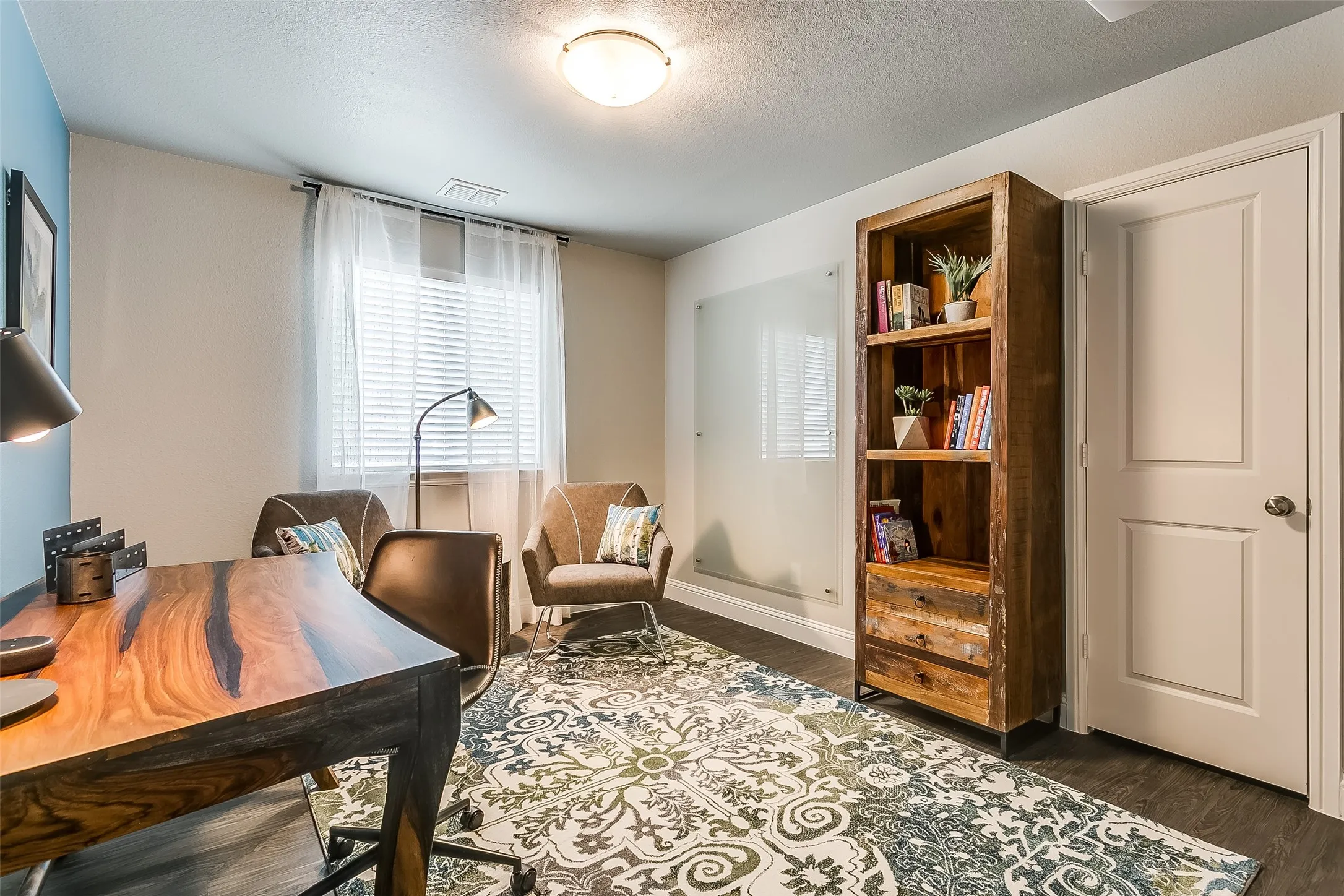 Single Family Residence For Rent in Denton County , 901 Juno Lane, Denton, Texas 76209, 3 Bedrooms, 3 Bathrooms, 2 Garage spaces, 1,767 Sqft, built in 2019, Price $1,950, mls#21135366, Real Estate Agent in Denton, Homes For Rent in Denton county, Homes For Rent in Denton, Realtor in Denton Texas, Real Estate Brokerage Independent Realty Texas, Luminita Cordes Realtor