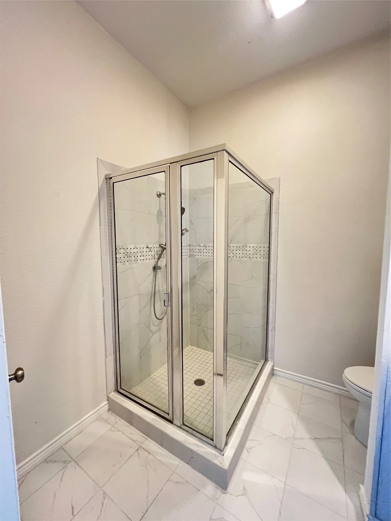 Condominium For Rent in Dallas County , 10432 High Hollows Drive 241, Dallas, Texas 75230, 2 Bedroom, 2 Bathroom, Garage spaces, 1,204 Sqft, built in 1969, mls#21137355, Real Estate Agent in Dallas, Homes For Rent in Dallas county, Homes For Rent in Dallas, Realtor in Dallas Texas, Real Estate Brokerage Independent Realty Texas, Luminita Cordes Realtor