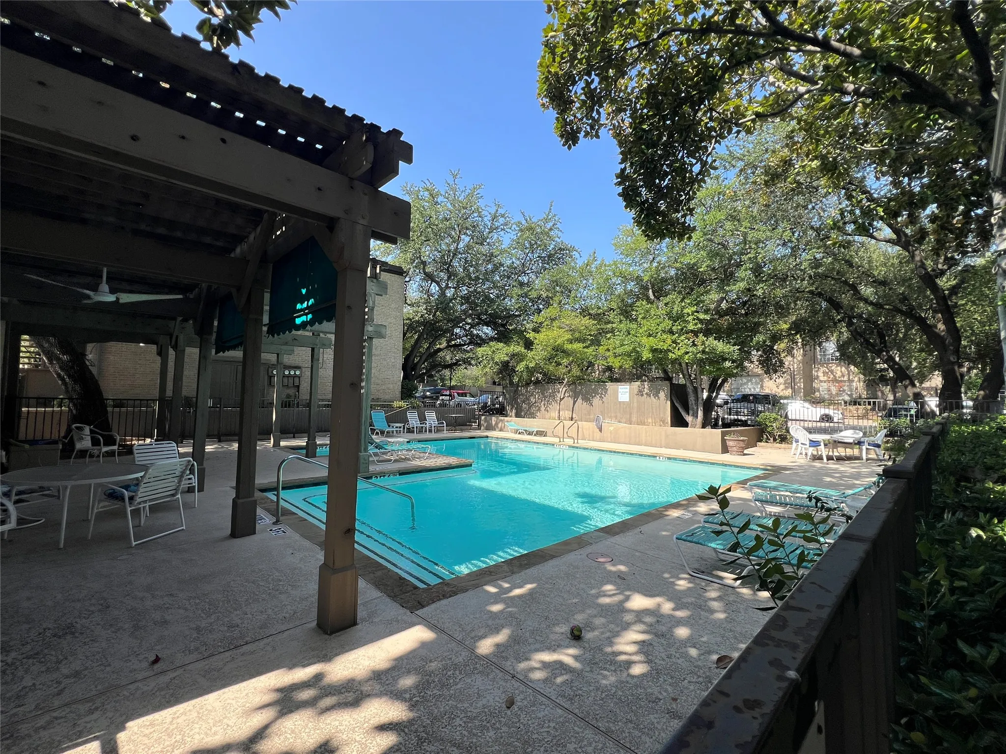 Condominium For Rent in Dallas County , 10432 High Hollows Drive 241, Dallas, Texas 75230, 2 Bedroom, 2 Bathroom, Garage spaces, 1,204 Sqft, built in 1969, mls#21137355, Real Estate Agent in Dallas, Homes For Rent in Dallas county, Homes For Rent in Dallas, Realtor in Dallas Texas, Real Estate Brokerage Independent Realty Texas, Luminita Cordes Realtor